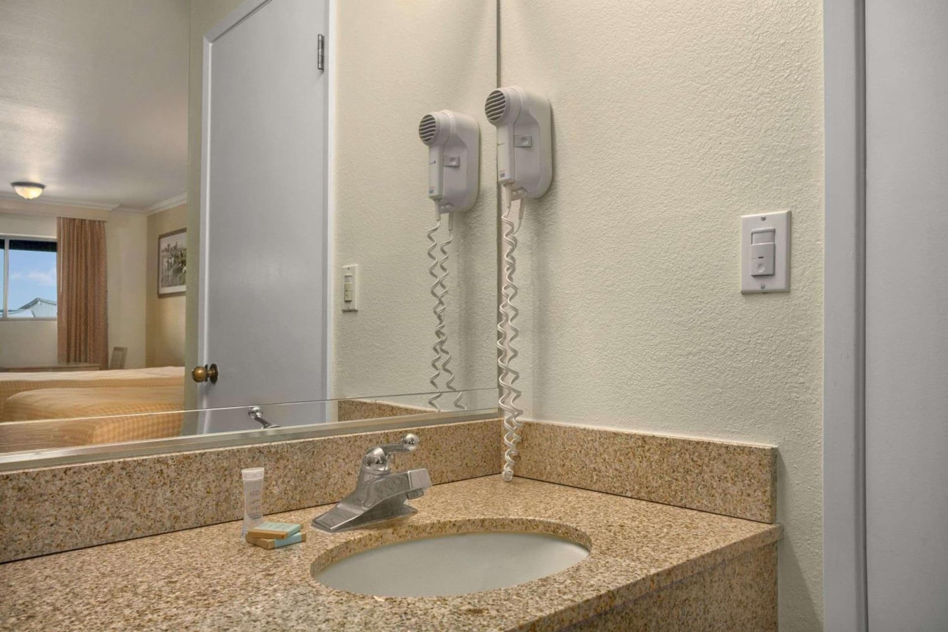 Red Lion Inn & Suites Lemoore gallery photo in Lemoore, CA — image 12