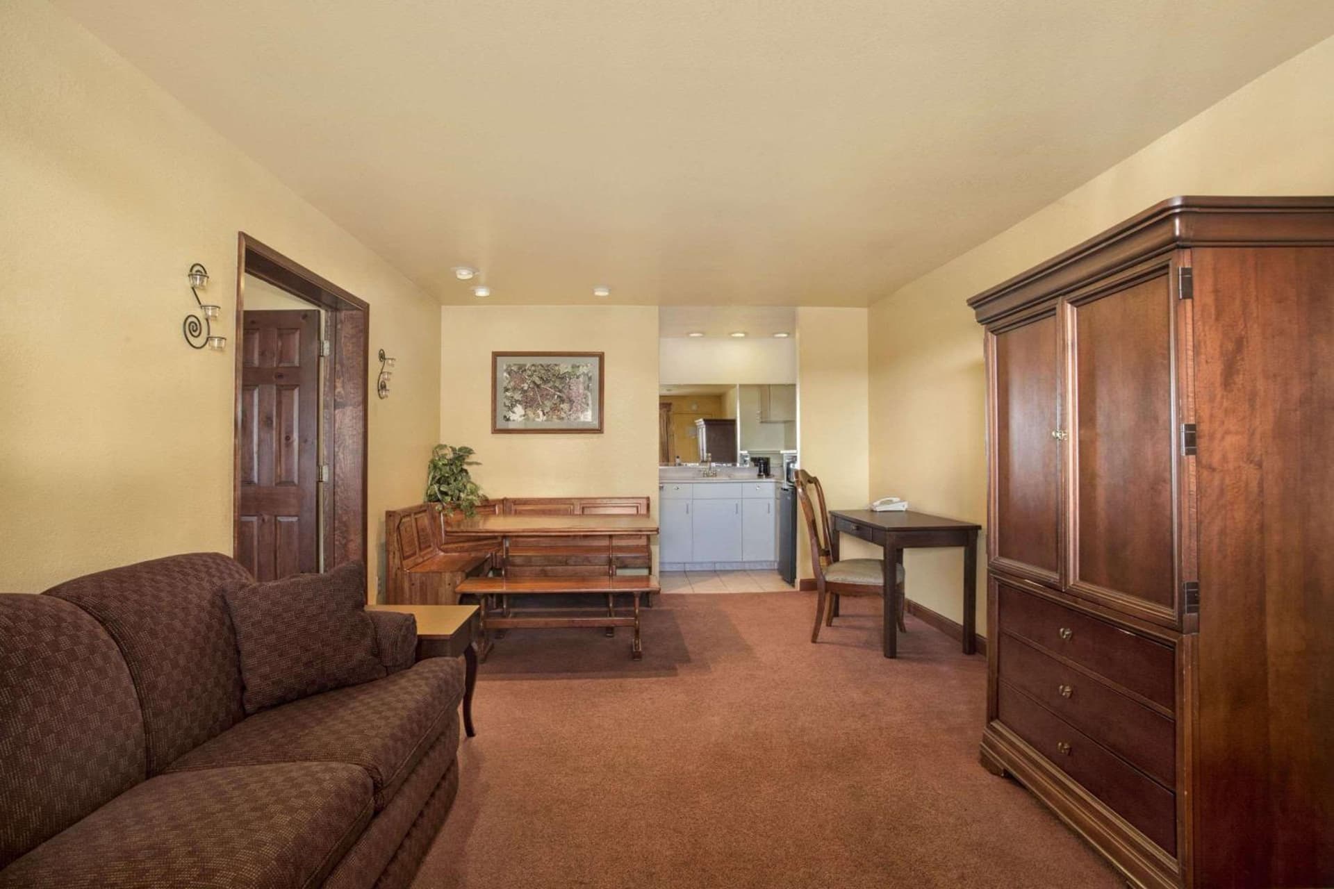 Red Lion Inn & Suites Lemoore gallery photo in Lemoore, CA — image 6