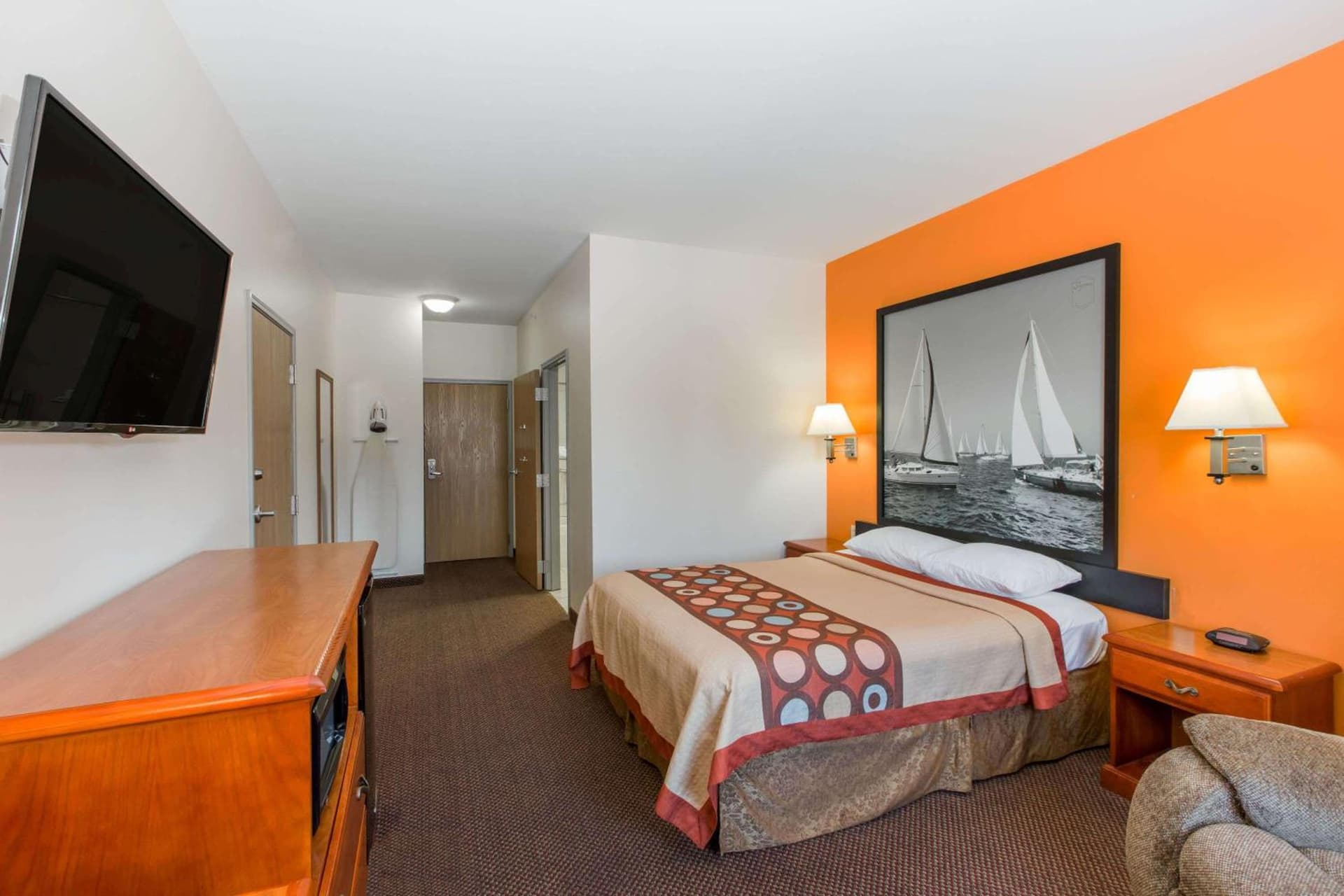 Super 8 by Wyndham Salina property views in Salina, KS — gallery photo 3