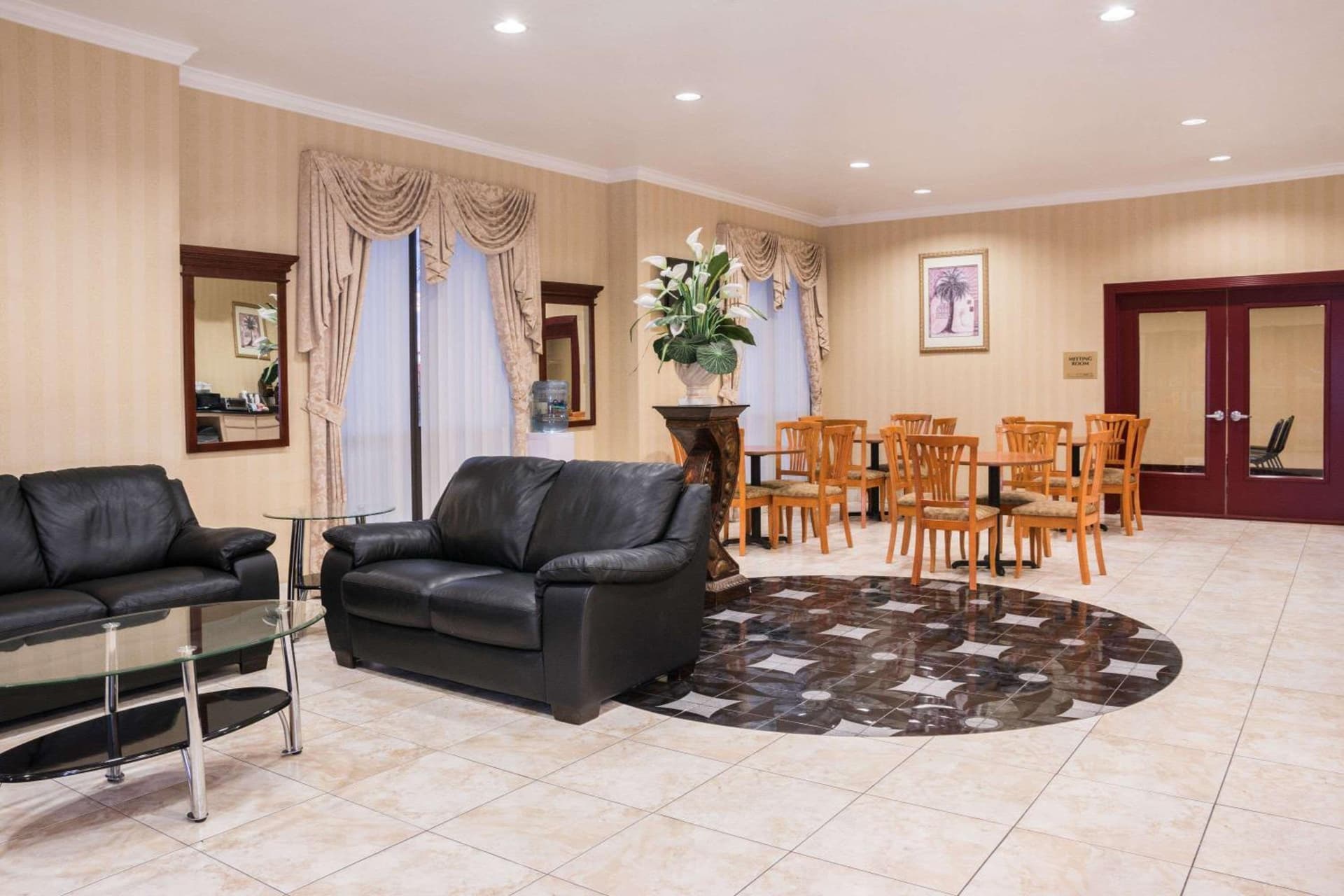 Super 8 by Wyndham Brookshire TX interior in Brookshire, TX — gallery photo 2