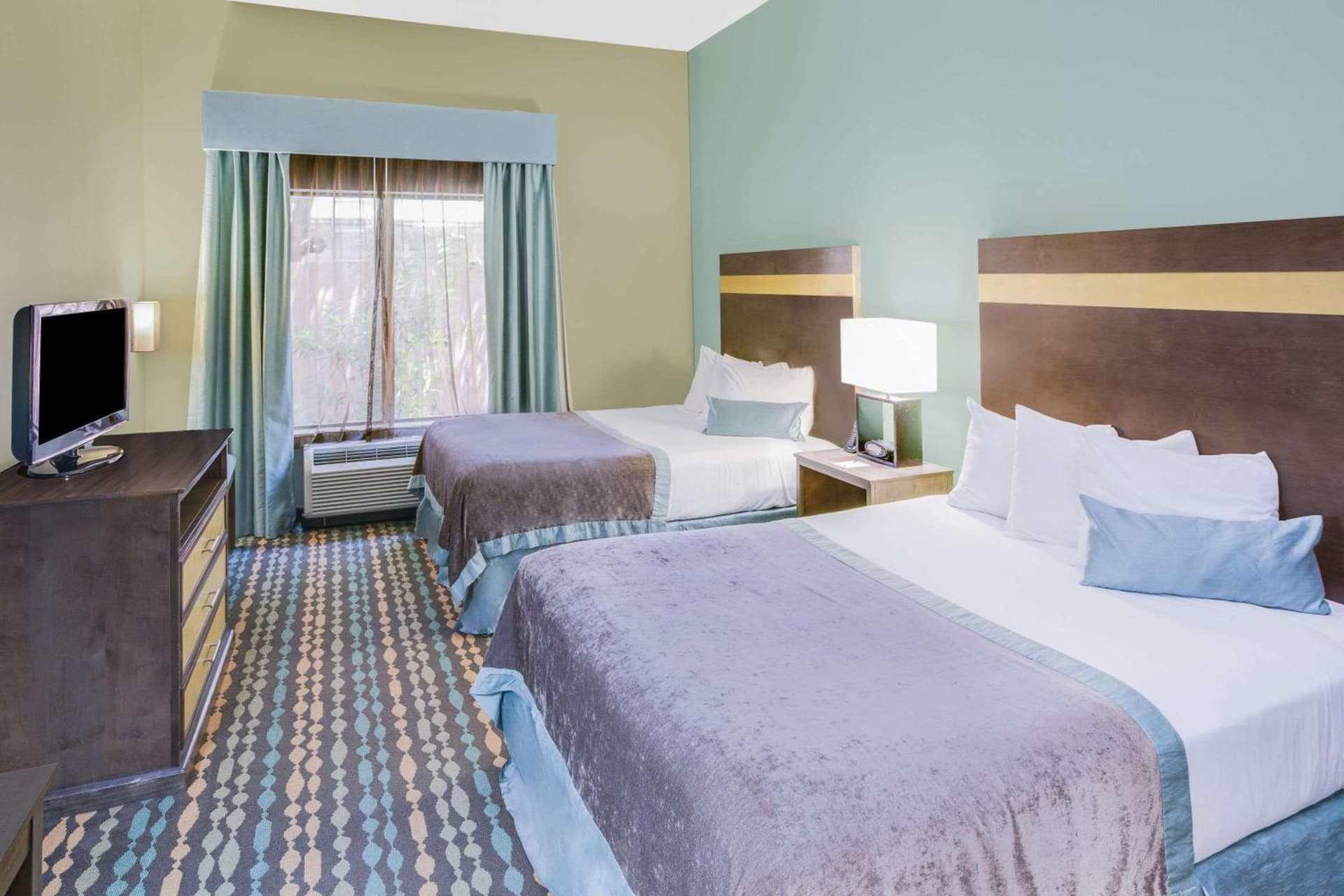 Wingate by Wyndham Bossier City interior in Bossier City, LA — gallery photo 2