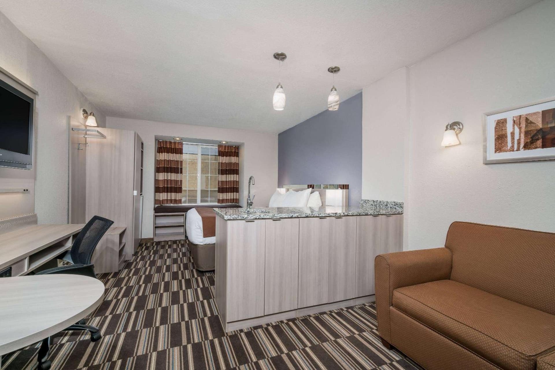Microtel Inn & Suites by Wyndham Rochester North Mayo Clinic gallery photo in Rochester, MN — image 14