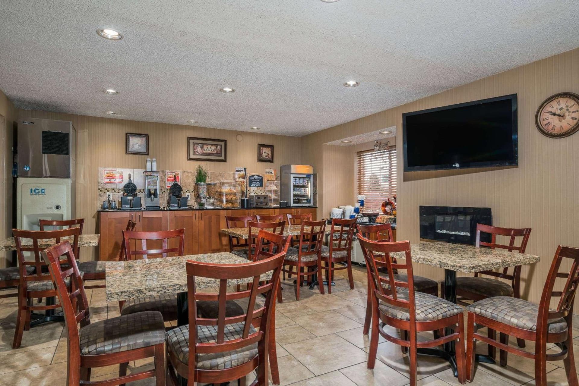 Microtel Inn & Suites by Wyndham Rochester North Mayo Clinic gallery photo in Rochester, MN — image 32