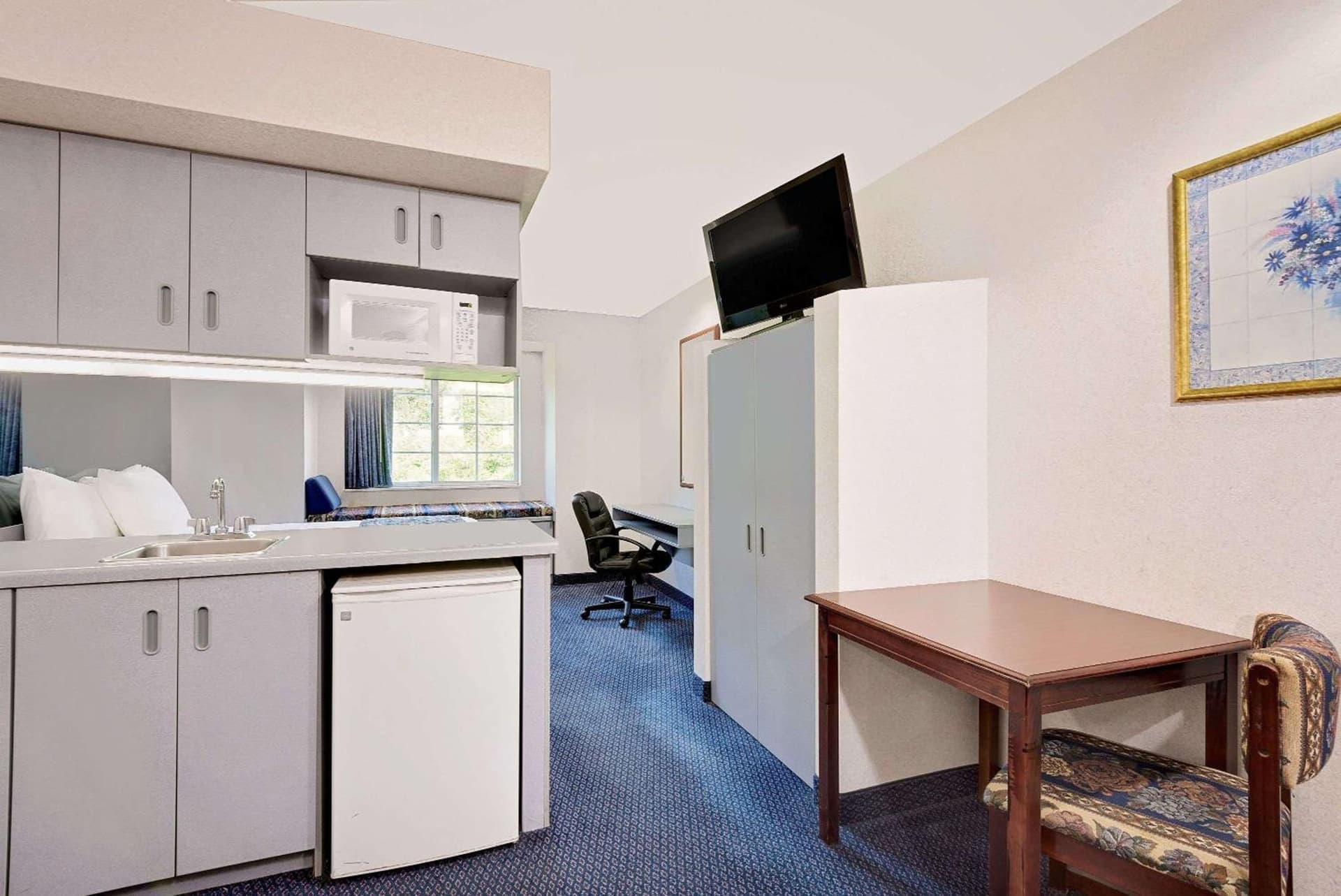 Microtel Inn & Suites by Wyndham Hagerstown by I-81 gallery photo in Hagerstown, MD — image 21