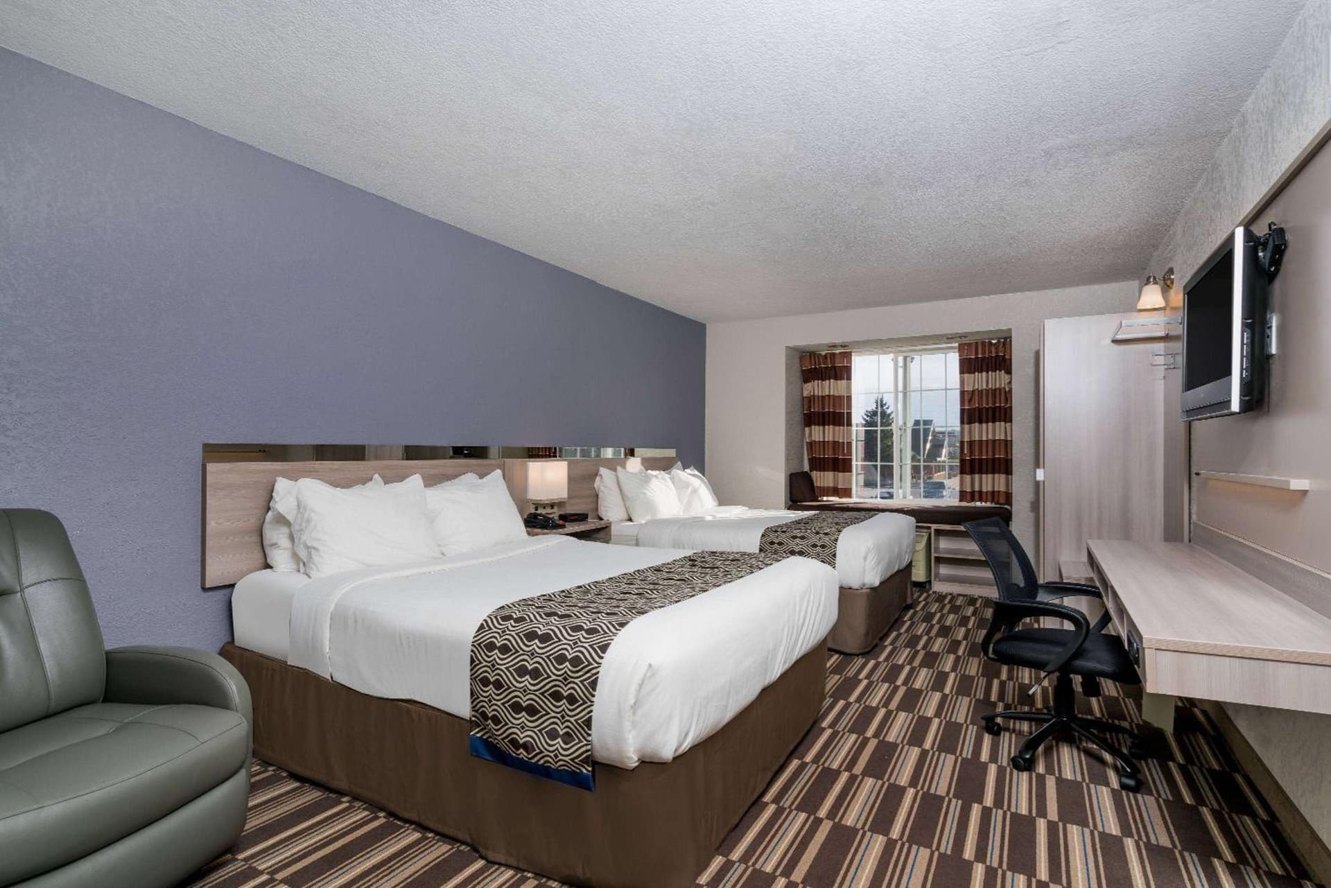 Microtel Inn & Suites by Wyndham Rochester North Mayo Clinic gallery photo in Rochester, MN — image 7
