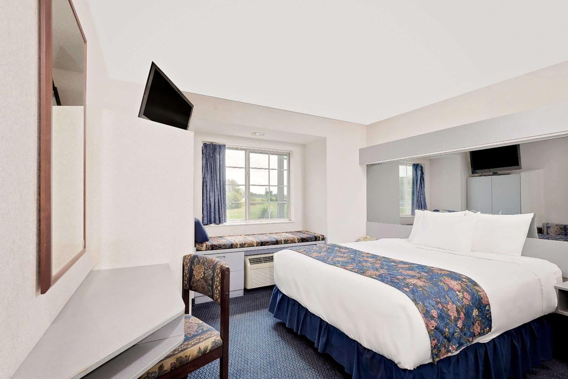 Microtel Inn & Suites by Wyndham Hagerstown by I-81 gallery photo in Hagerstown, MD — image 22
