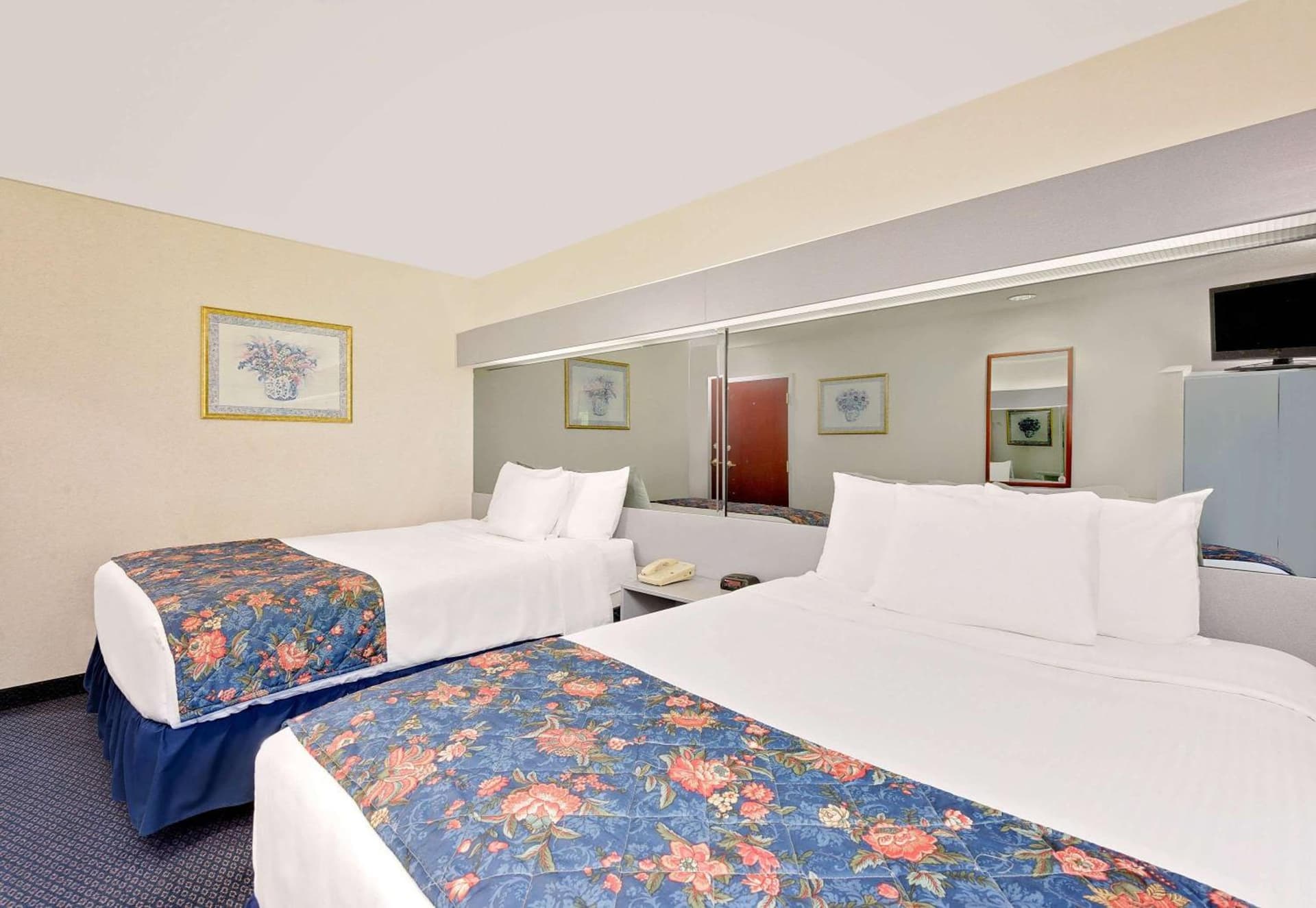 Microtel Inn & Suites by Wyndham Hagerstown by I-81 gallery photo in Hagerstown, MD — image 14