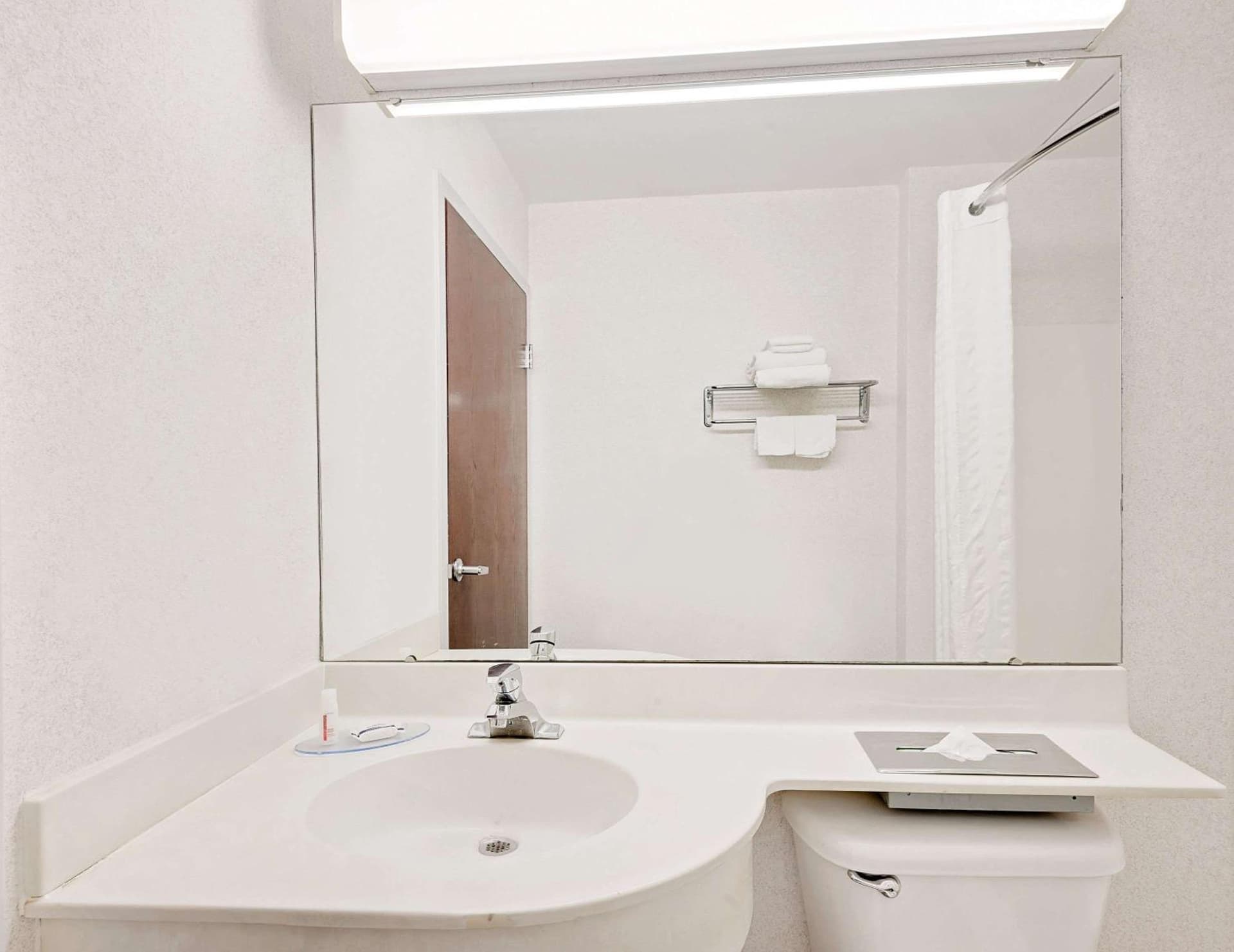 Microtel Inn & Suites by Wyndham Hagerstown by I-81 gallery photo in Hagerstown, MD — image 11