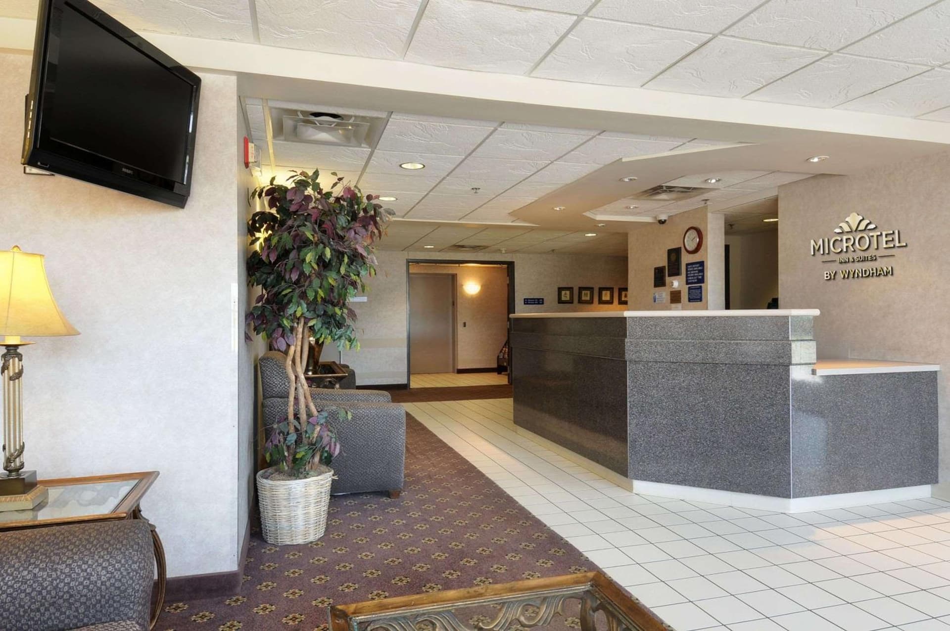 Microtel Inn & Suites by Wyndham Bloomington MSP Airport interior in Bloomington, MN — gallery photo 2