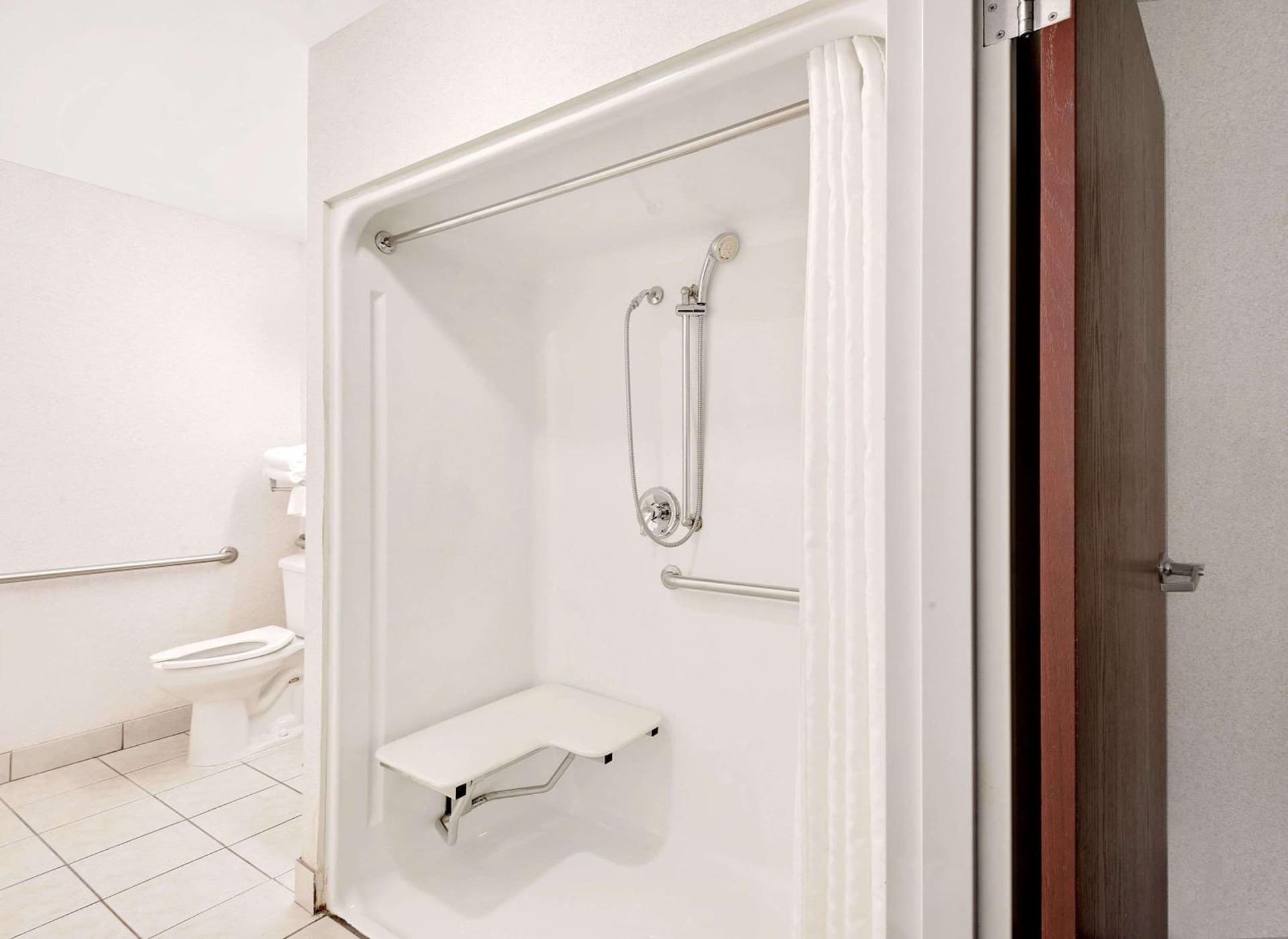 Microtel Inn & Suites by Wyndham Hagerstown by I-81 gallery photo in Hagerstown, MD — image 9
