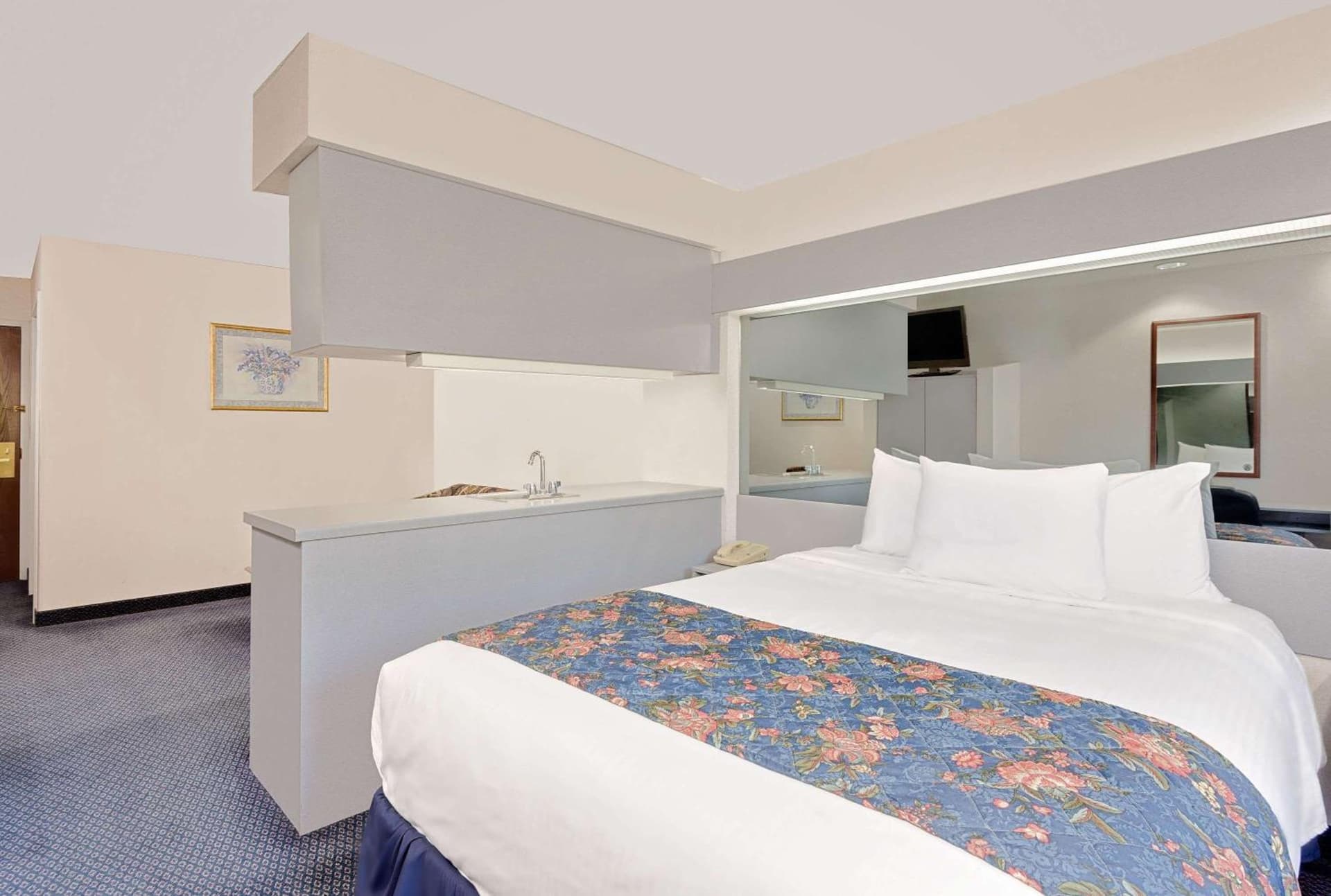 Microtel Inn & Suites by Wyndham Hagerstown by I-81 interior in Hagerstown, MD — gallery photo 2