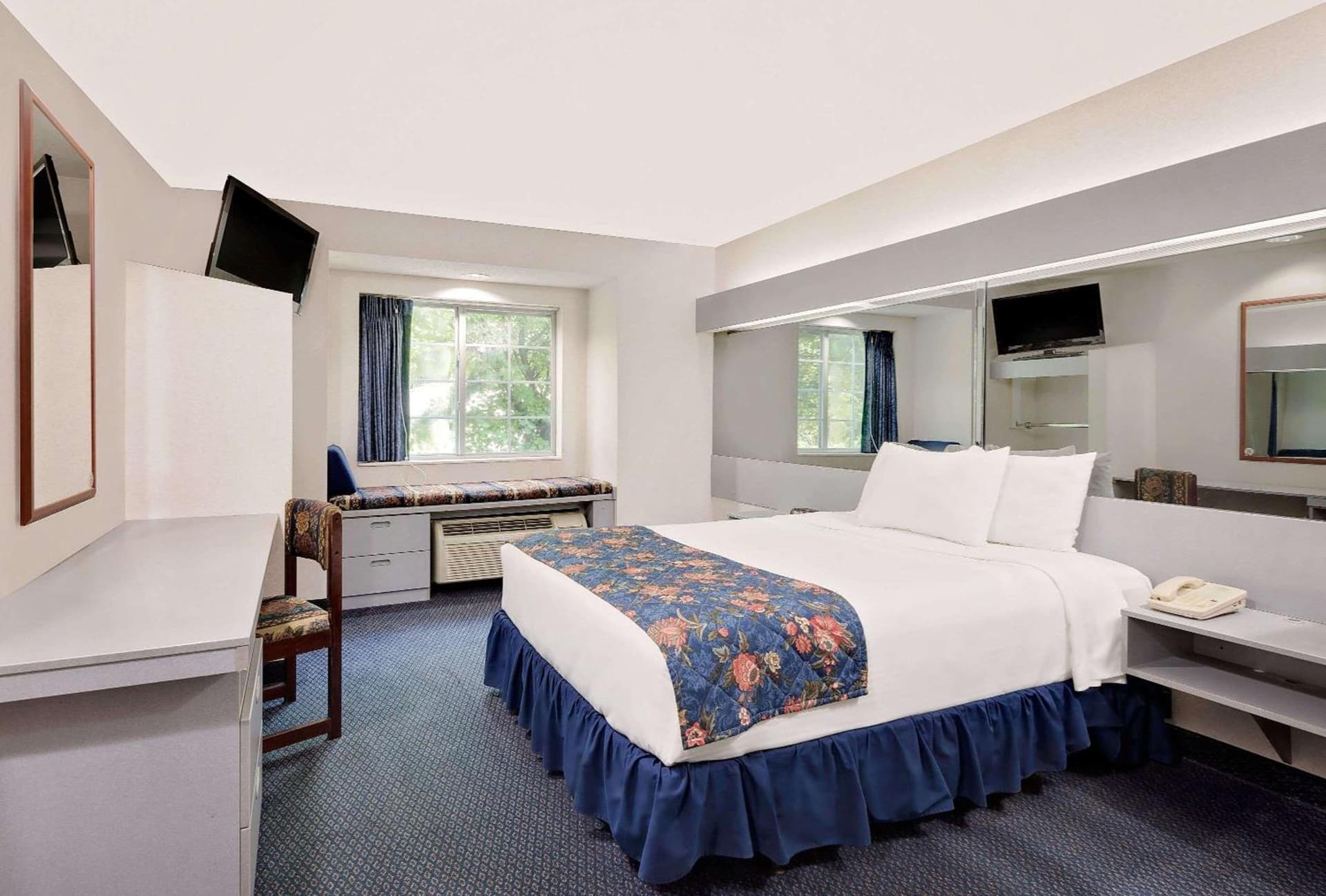 Microtel Inn & Suites by Wyndham Hagerstown by I-81 property views in Hagerstown, MD — gallery photo 3
