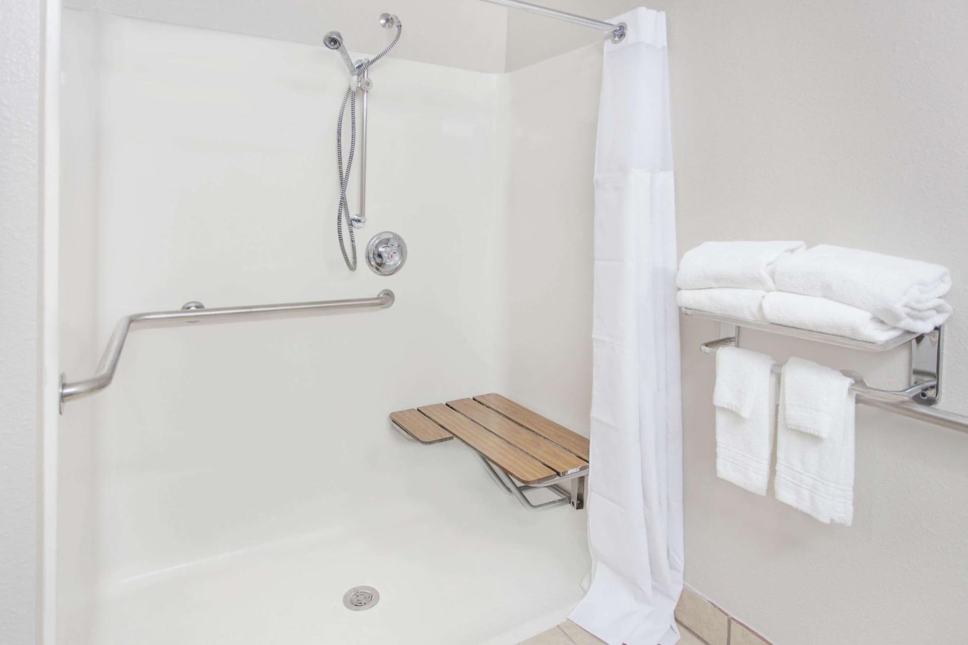 Microtel Inn and Suites by Wyndham Appleton gallery photo in Appleton, WI — image 12