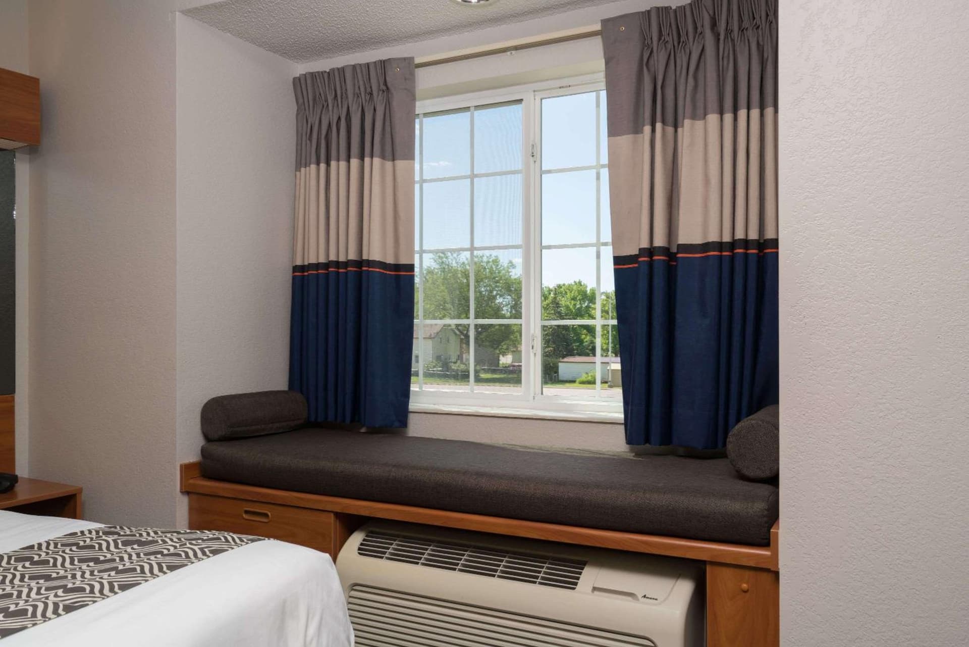 Microtel Inn & Suites by Wyndham Springfield property views in Springfield, MN — gallery photo 3