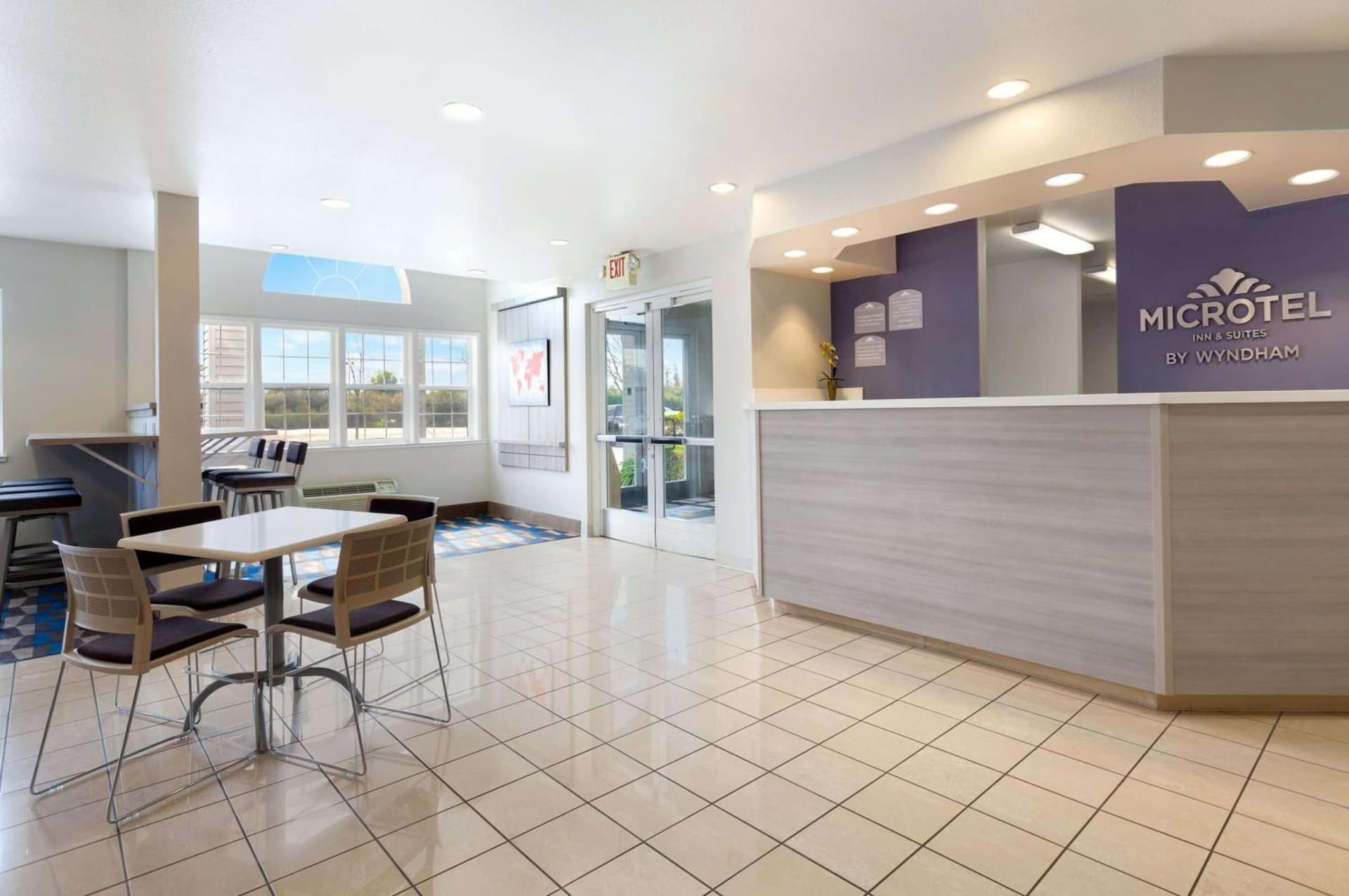 Microtel Inn & Suites Modesto interior in Ceres, CA — gallery photo 2