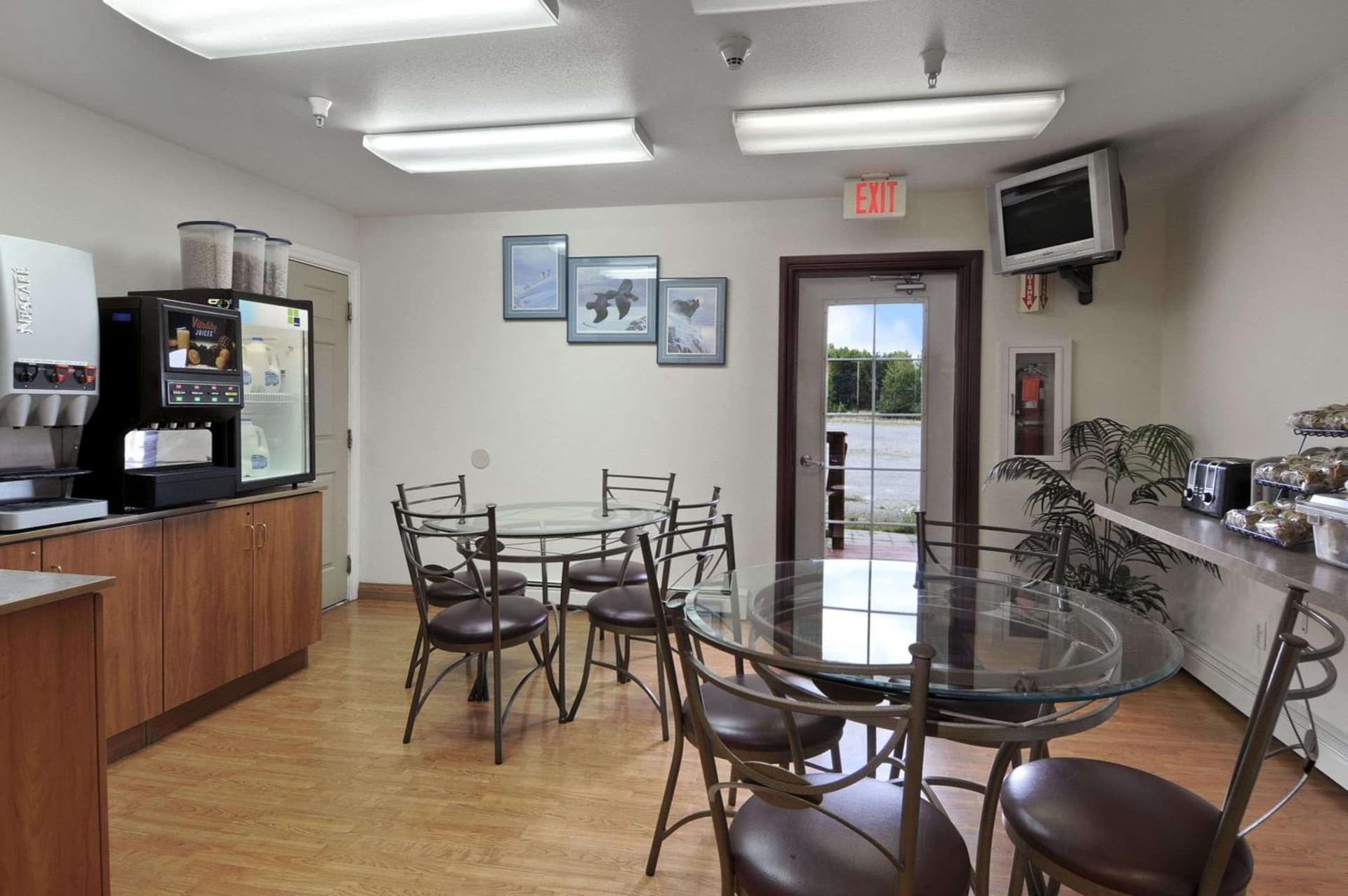 Microtel Inn & Suites by Wyndham Eagle River/Anchorage Area gallery photo in Eagle River, AK — image 8