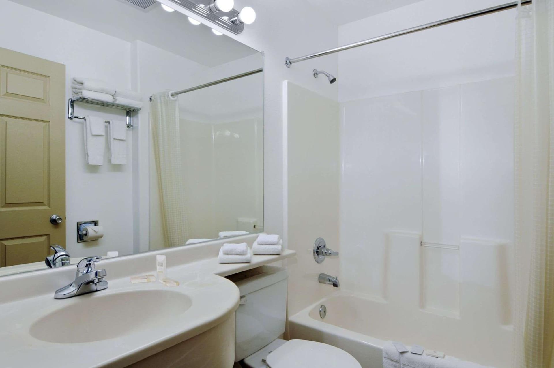 Microtel Inn & Suites by Wyndham Eagle River/Anchorage Area gallery photo in Eagle River, AK — image 26