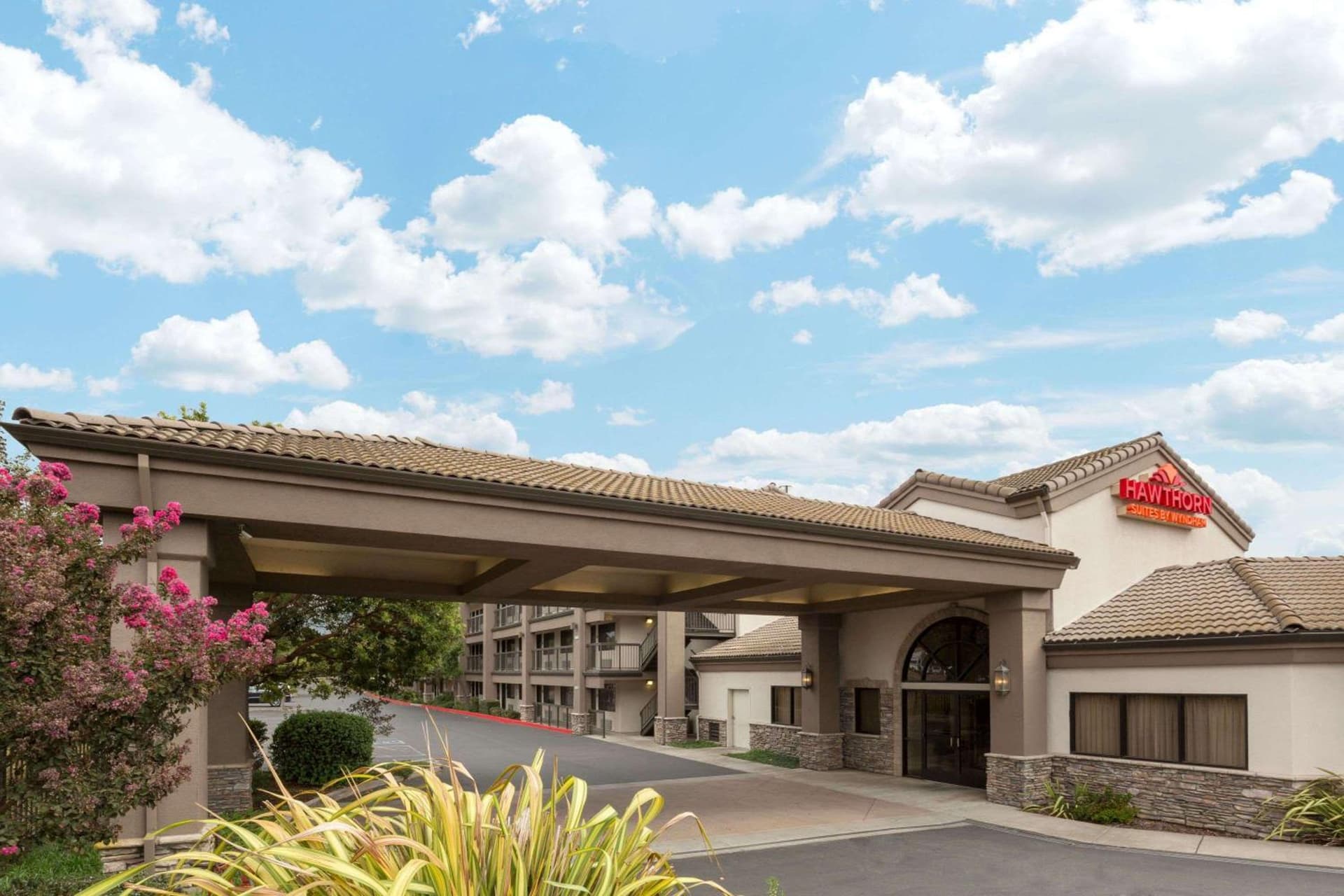 Hawthorn Suites by Wyndham Napa Valley featured exterior or lobby in Napa, CA — similar hotel