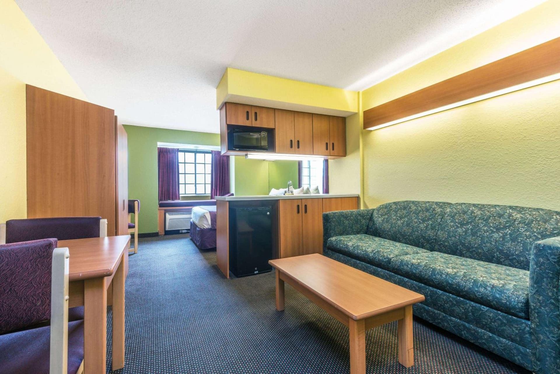 Microtel Inn & Suites by Wyndham Auburn interior in Auburn, AL — gallery photo 2
