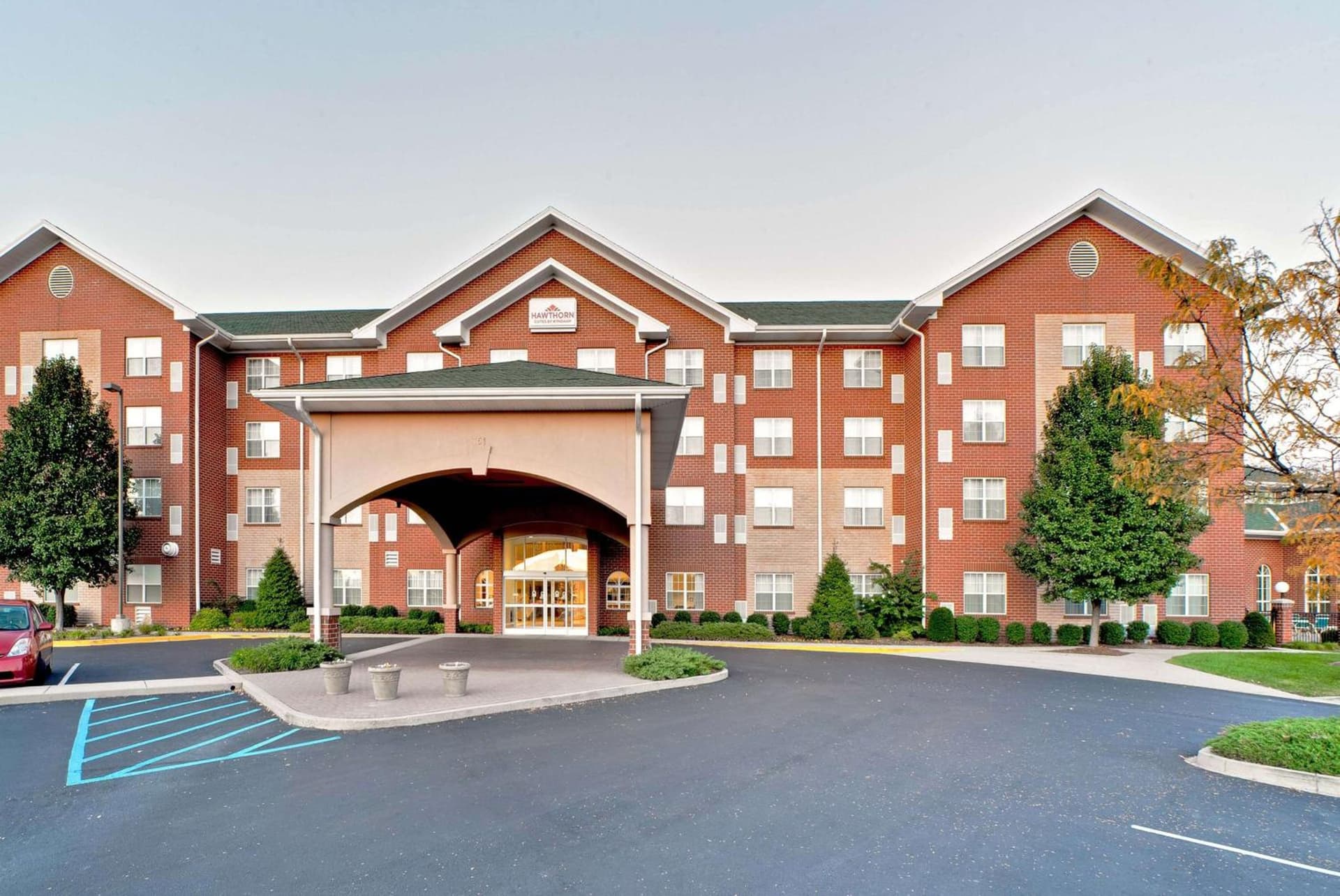 Hawthorn Suites by Wyndham Louisville East featured exterior or lobby in Louisville, KY — similar hotel