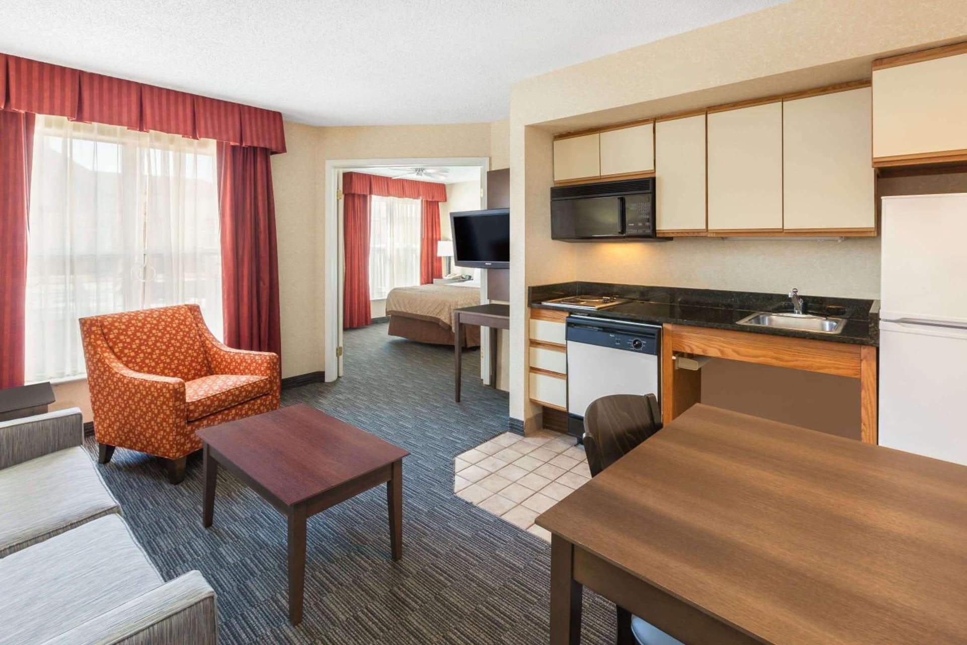 Affordable Suites of America Detroit-Warren gallery photo in Warren, MI — image 9