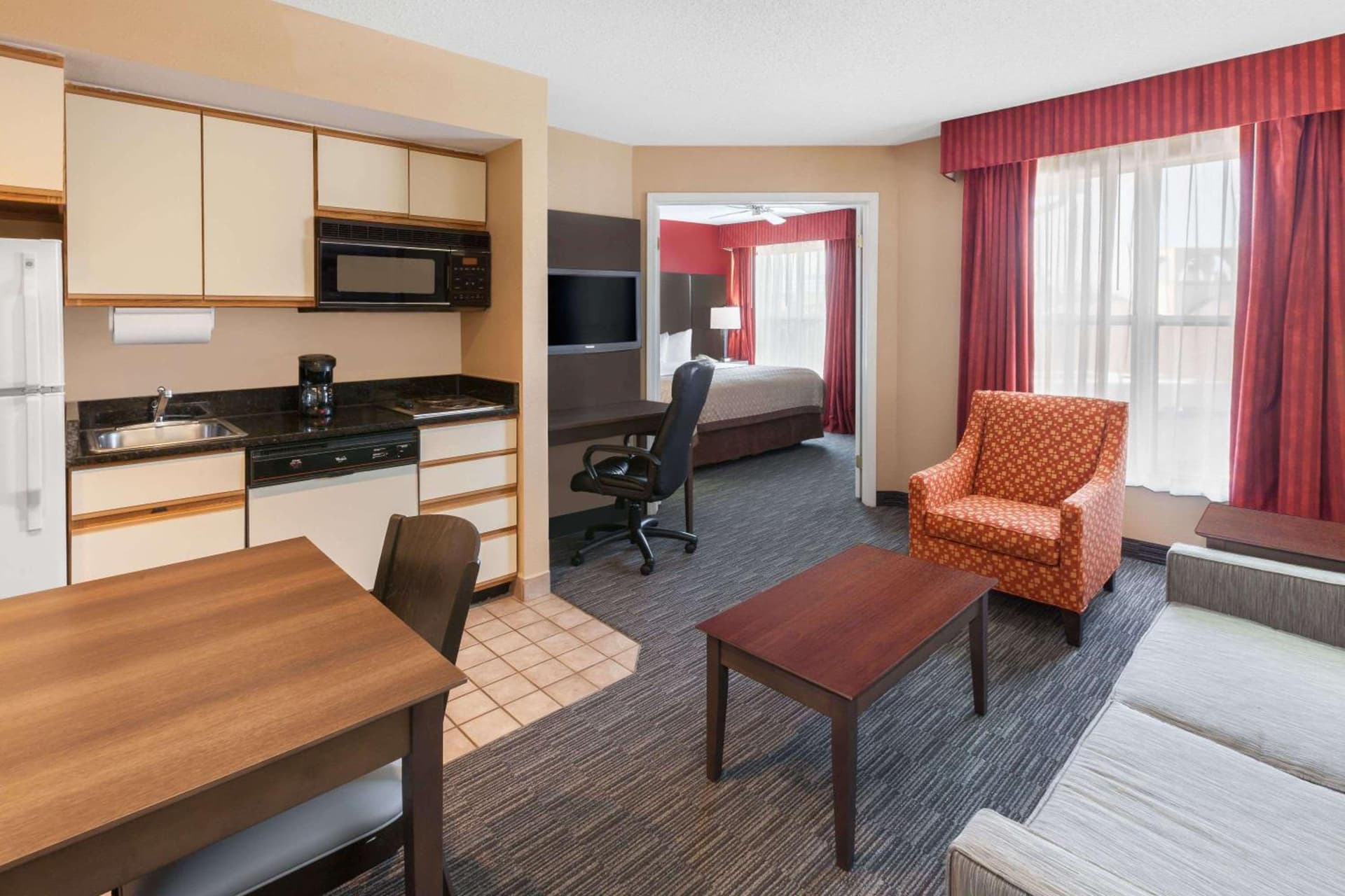 Affordable Suites of America Detroit-Warren gallery photo in Warren, MI — image 5
