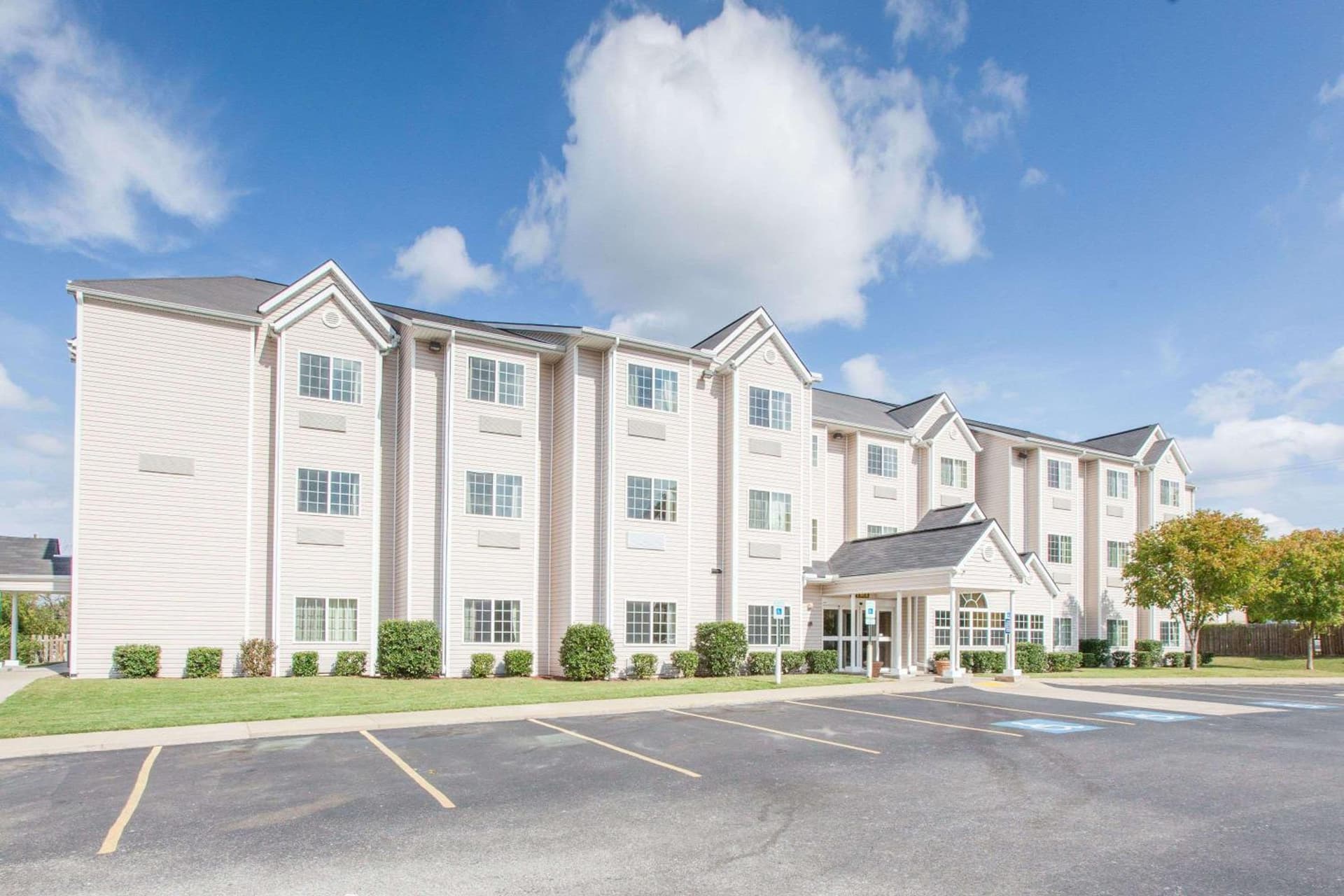 Microtel Inn by Wyndham Rogers — hotel in Rogers, Arkansas