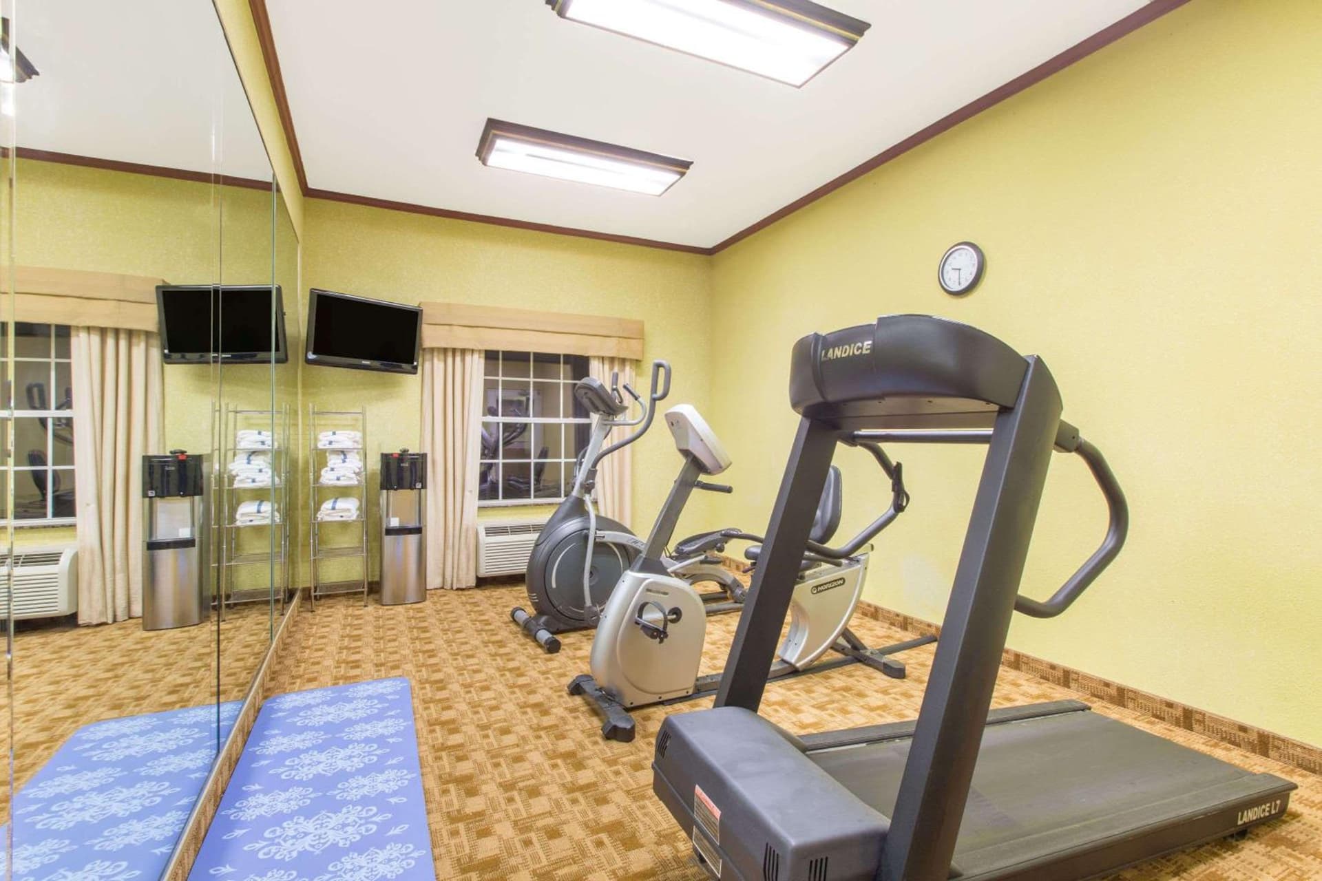 Hawthorn Extended Stay by Wyndham Corpus Christi Padre Isle gallery photo in Corpus Christi, TX — image 4