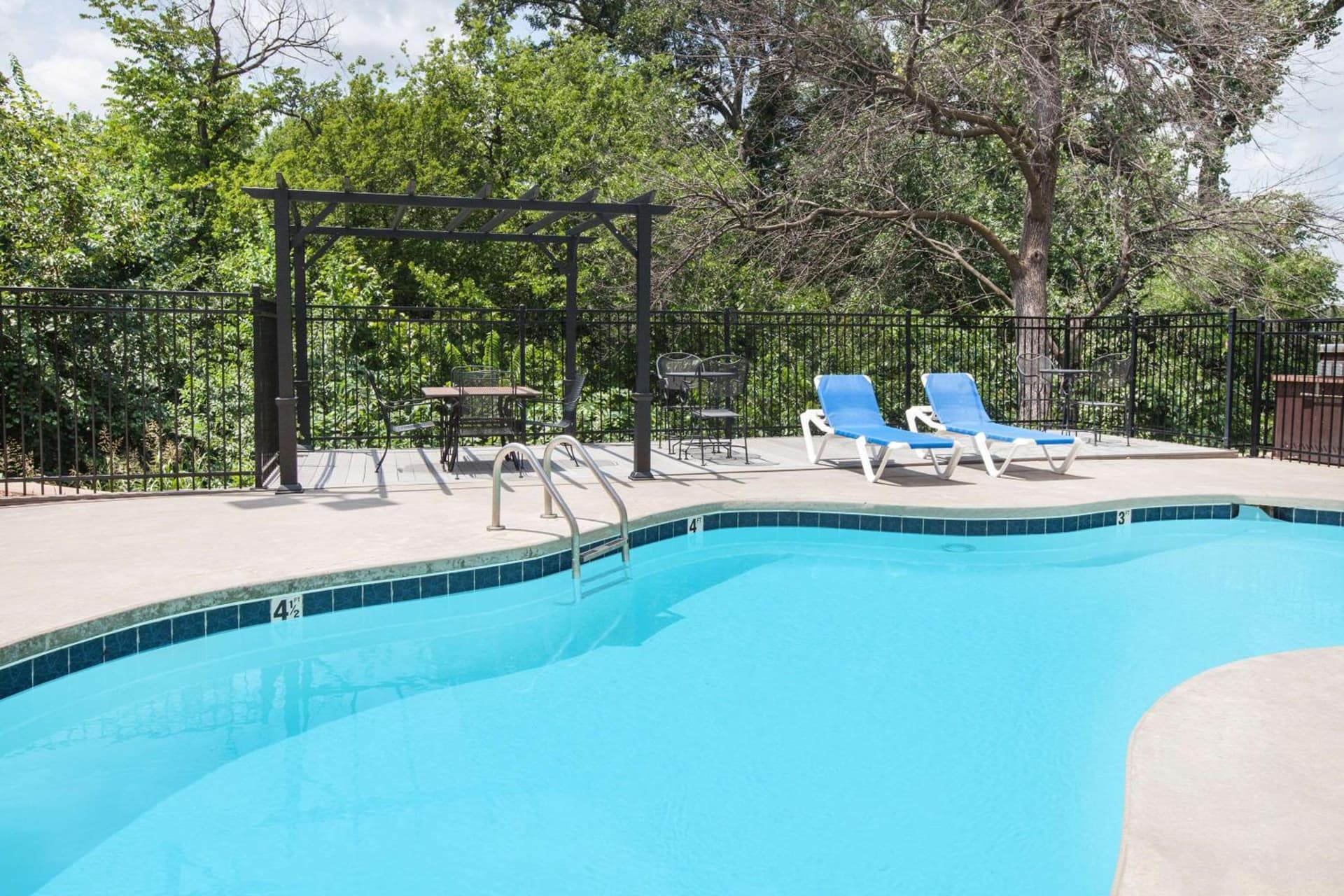 Spark by Hilton Stillwater interior in Stillwater, OK — gallery photo 2