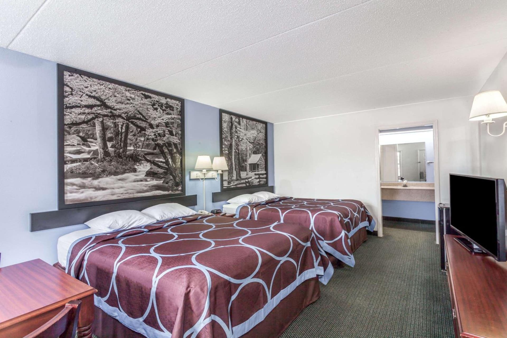 Super 8 by Wyndham Kingston property views in Kingston, TN — gallery photo 3