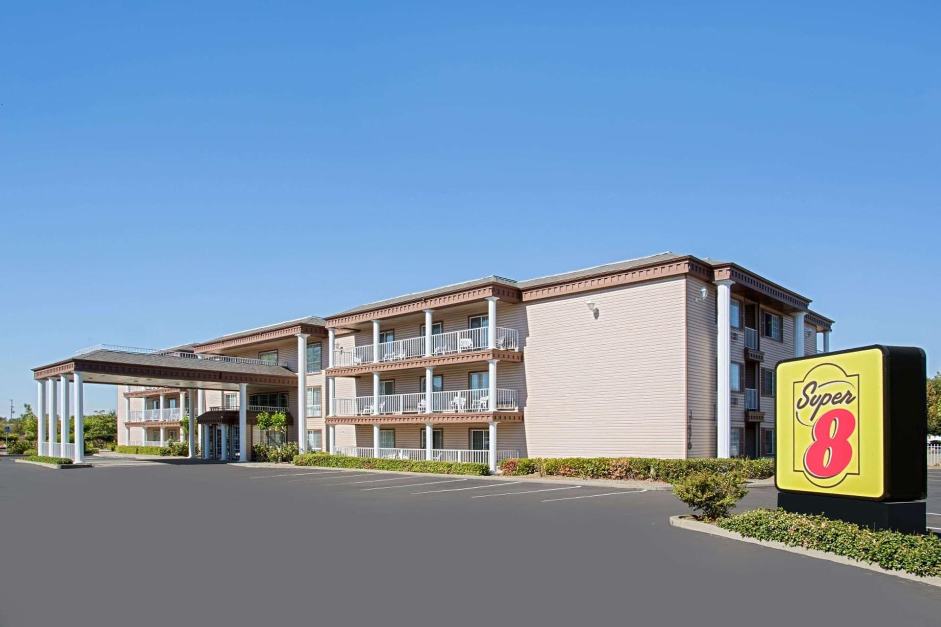 Super 8 by Wyndham Oroville featured exterior or lobby in Oroville, CA — similar hotel