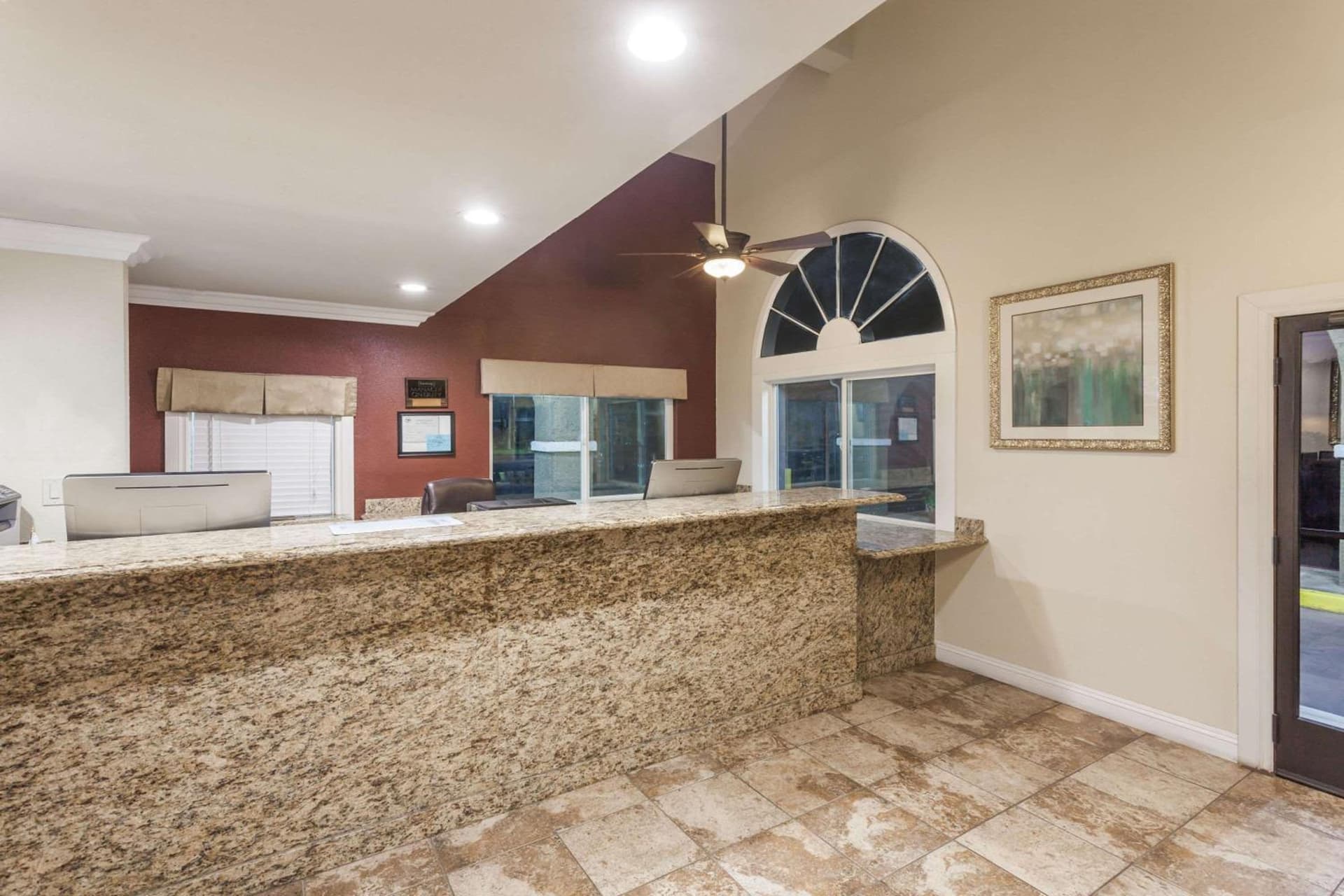 Travelodge by Wyndham Hemet CA interior in Hemet, CA — gallery photo 2