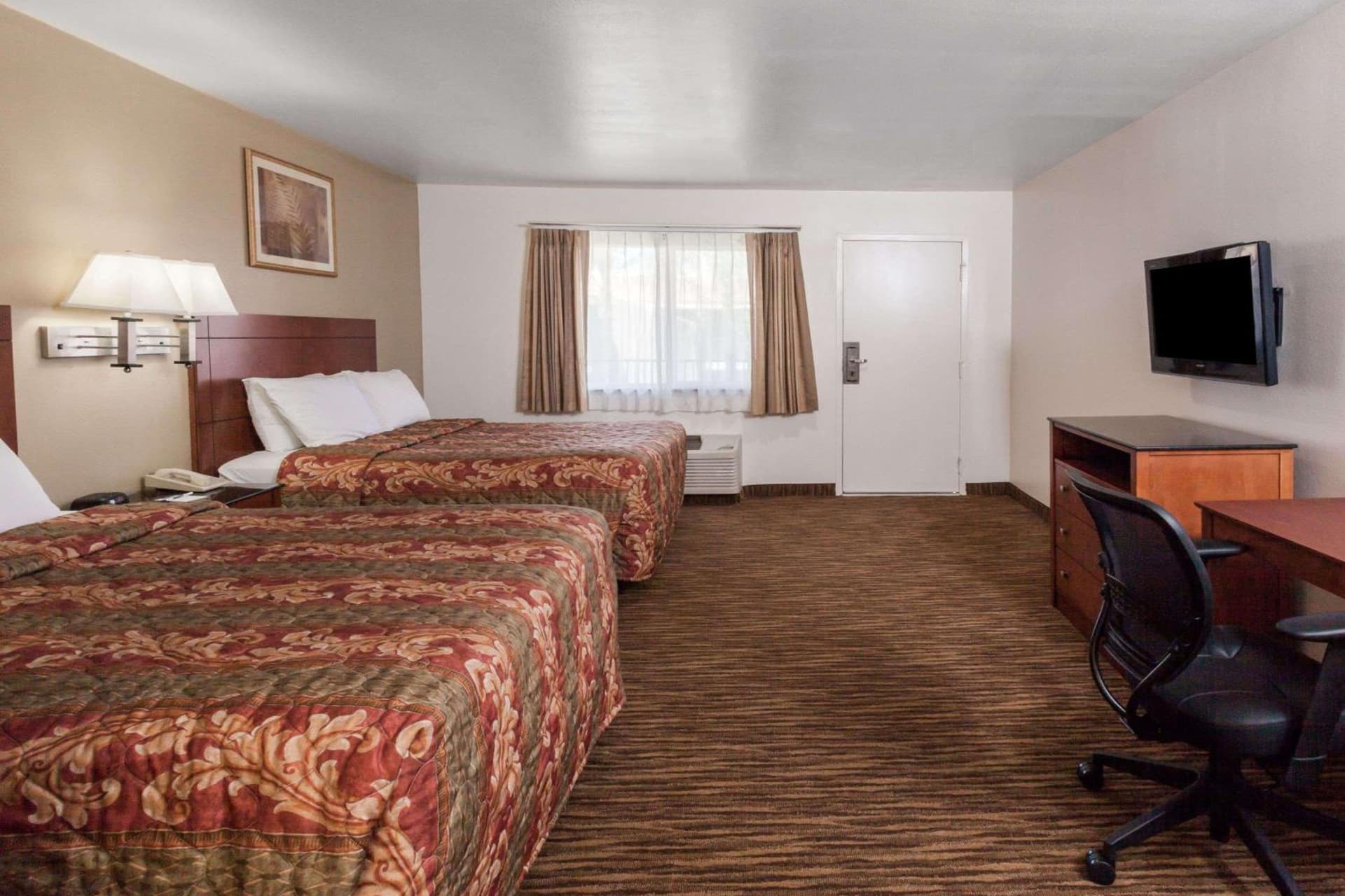 Travelodge by Wyndham Hemet CA gallery photo in Hemet, CA — image 9
