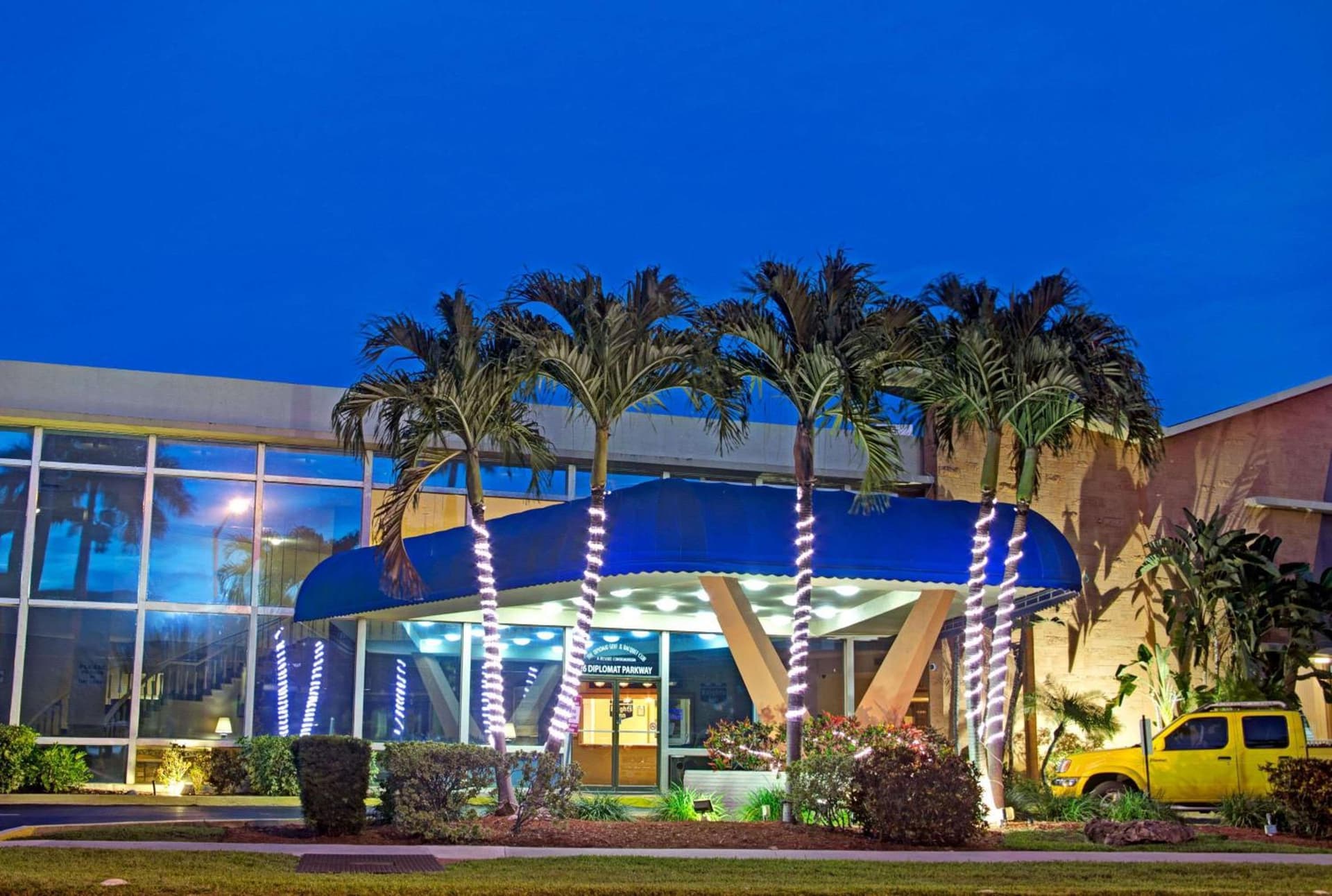 Knights Inn Hallandale featured exterior or lobby in Hollywood, FL — similar hotel