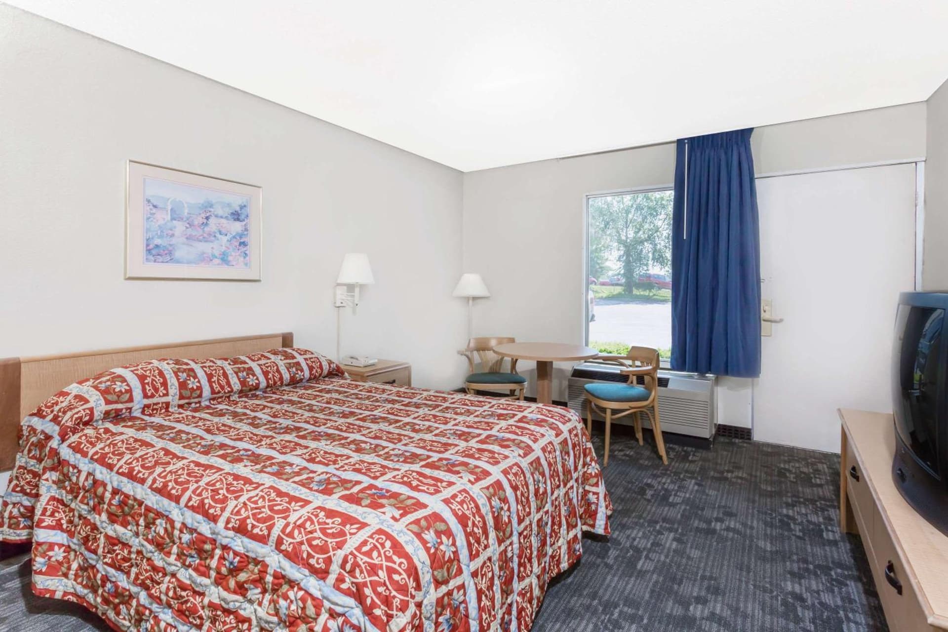 Knights Inn - Fredericksburg interior in Fredericksburg, VA — gallery photo 2