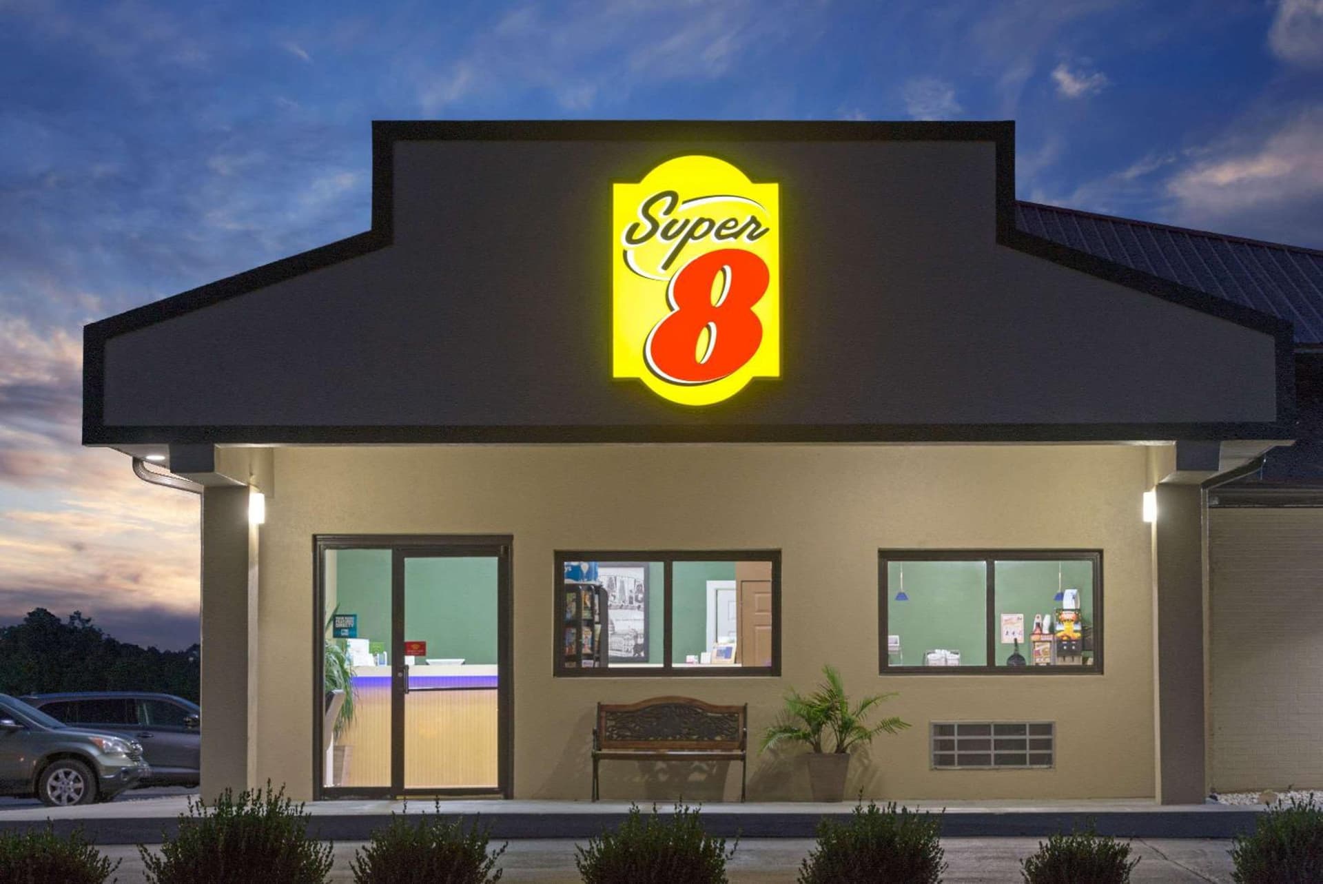 Super 8 by Wyndham Greencastle interior in Greencastle, PA — gallery photo 2