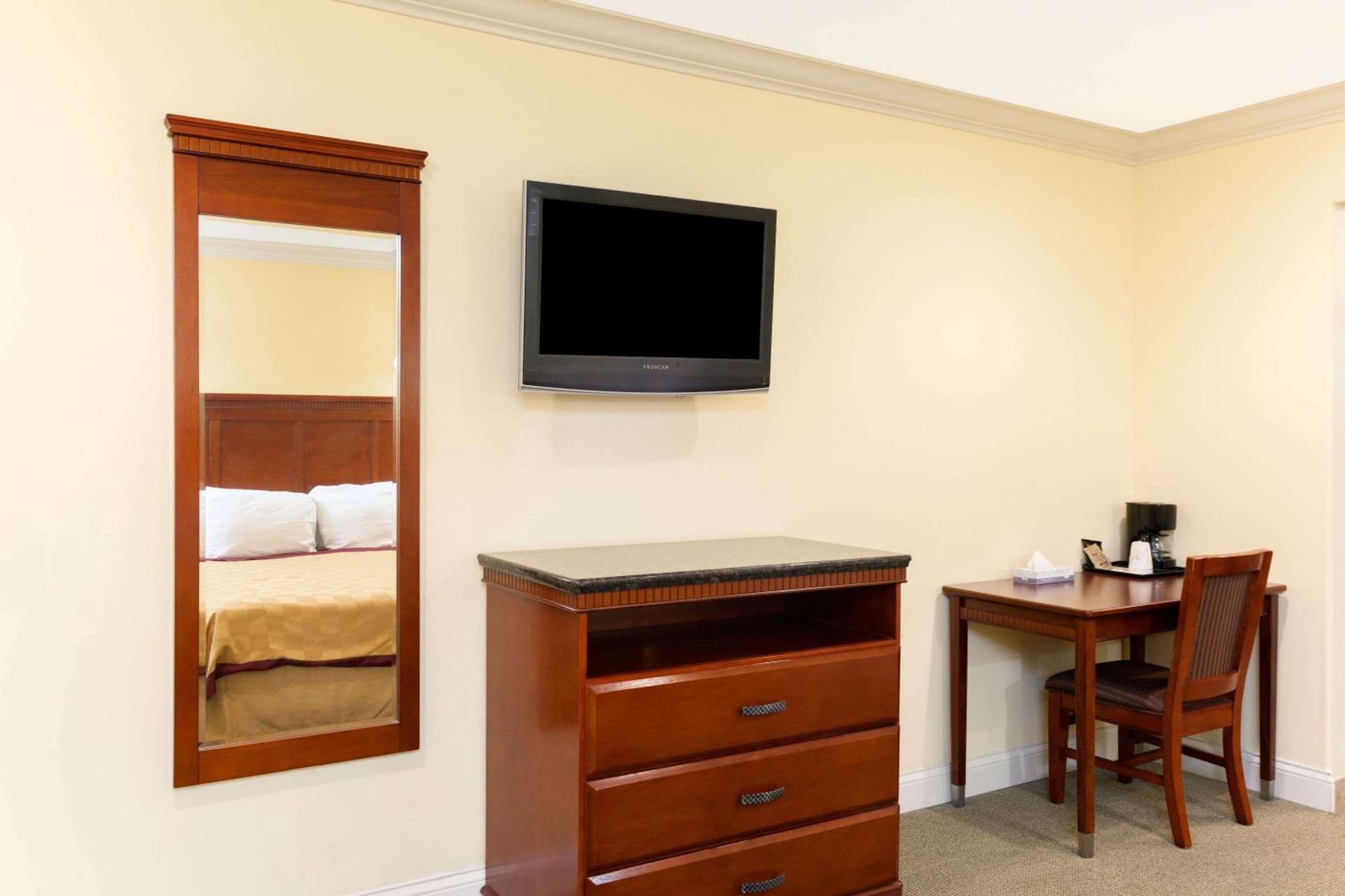 Travelodge by Wyndham Brea property views in Brea, CA — gallery photo 3