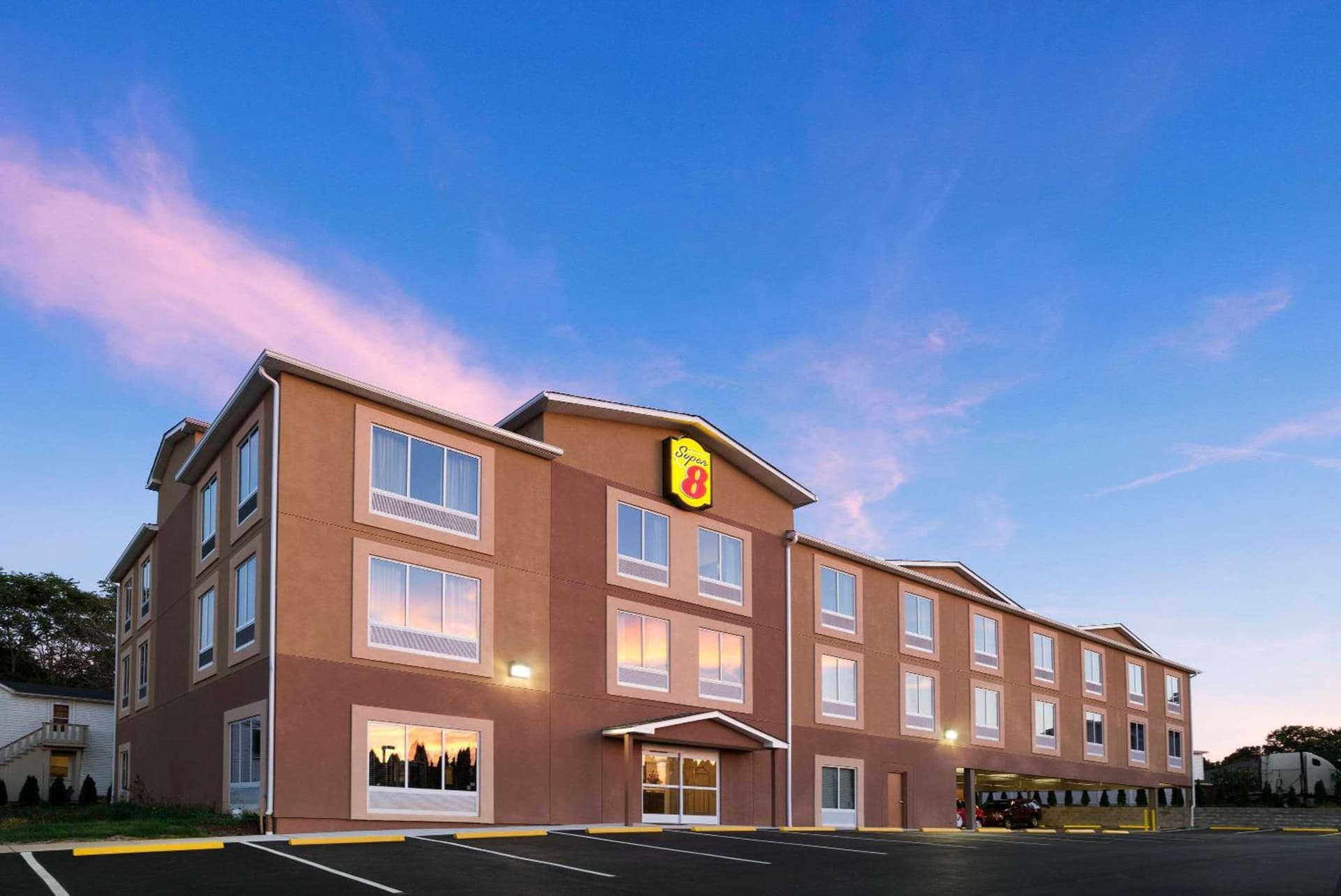 Super 8 by Wyndham Hershey Chocolate Avenue gallery photo in Hershey, PA — image 33