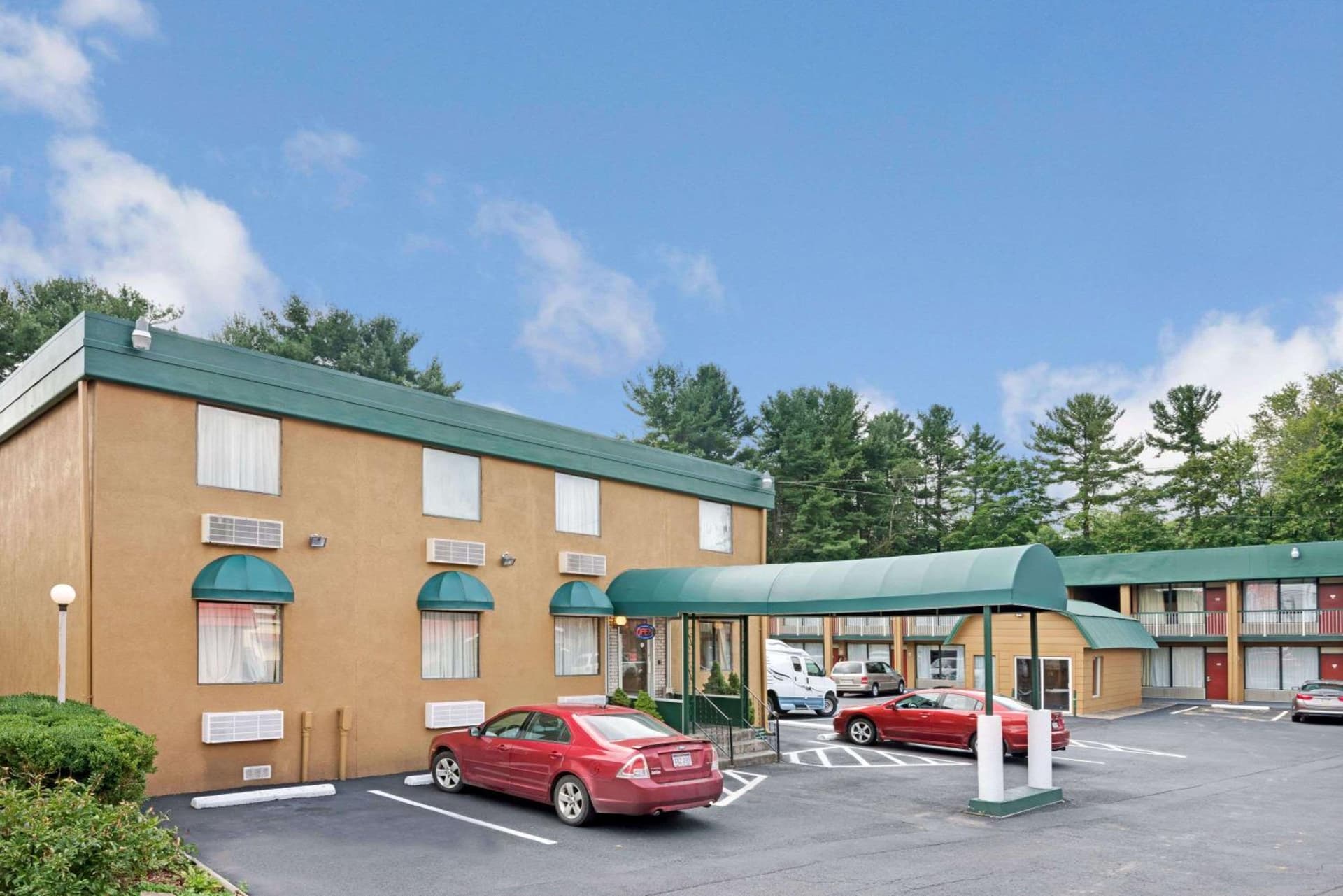 Travelodge by Wyndham Beckley featured exterior or lobby in Beckley, WV — similar hotel