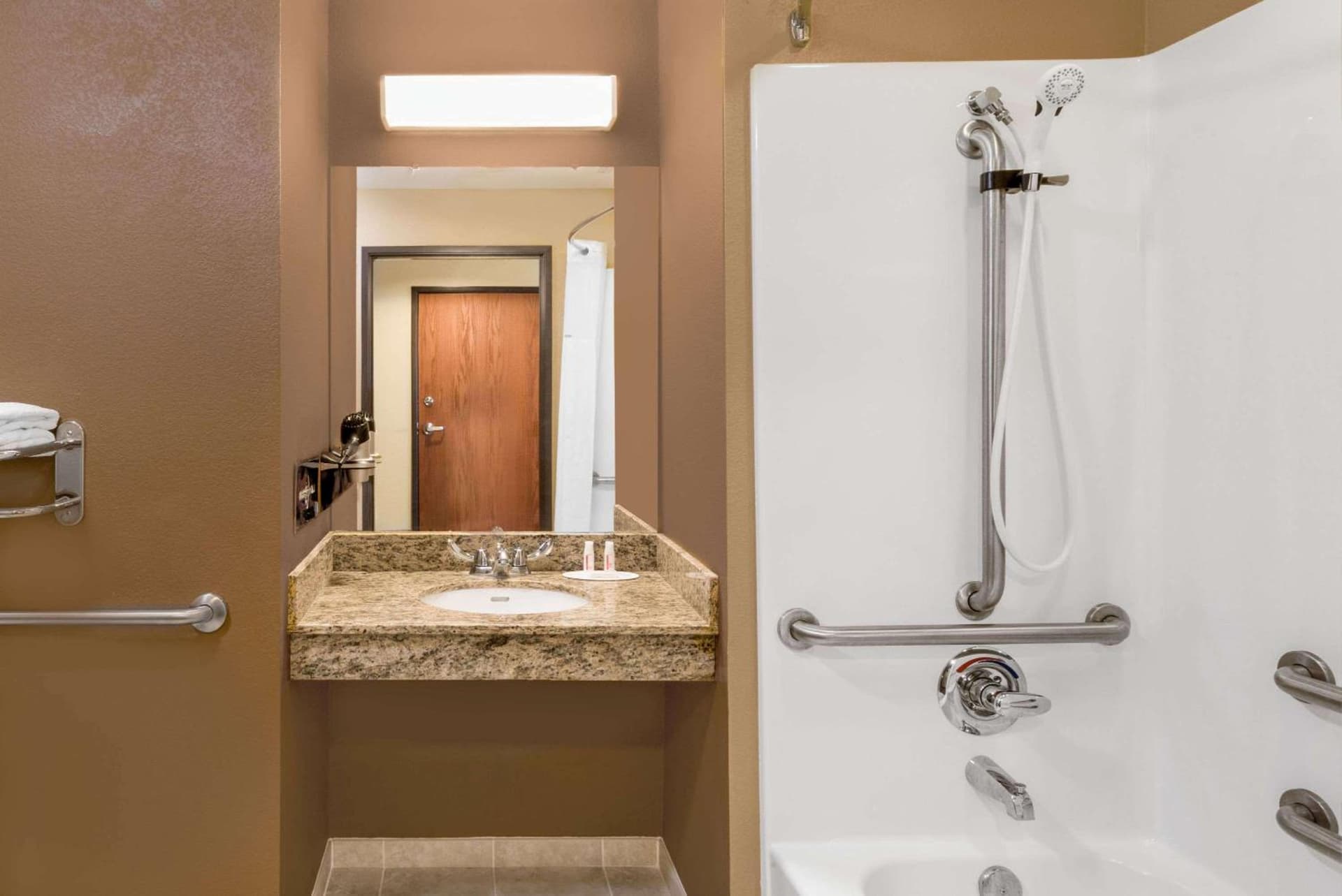 Microtel Inn & Suites by Wyndham gallery photo in Midland, TX — image 24
