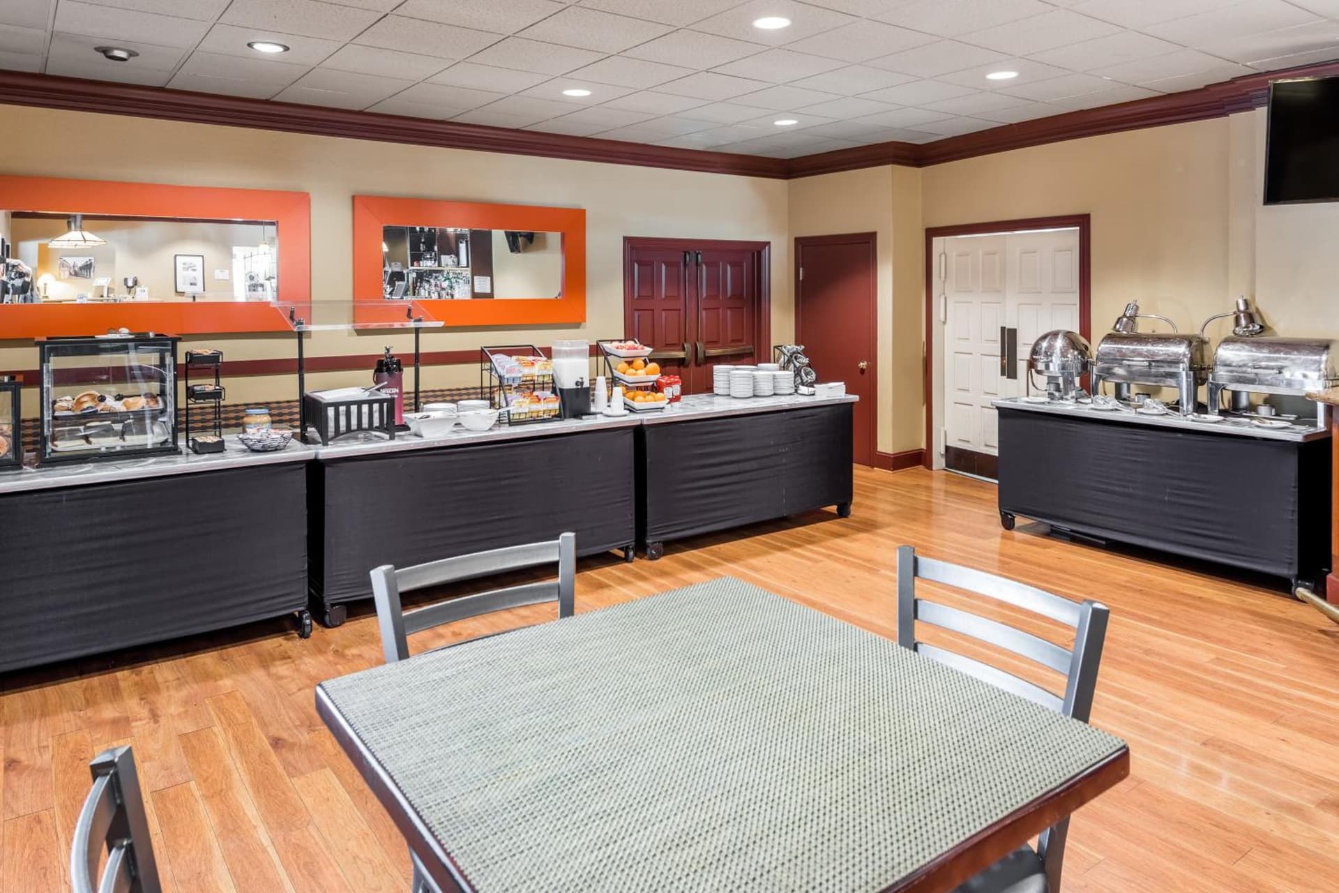 Lions Gate Hotel gallery photo in Sacramento, CA — image 36