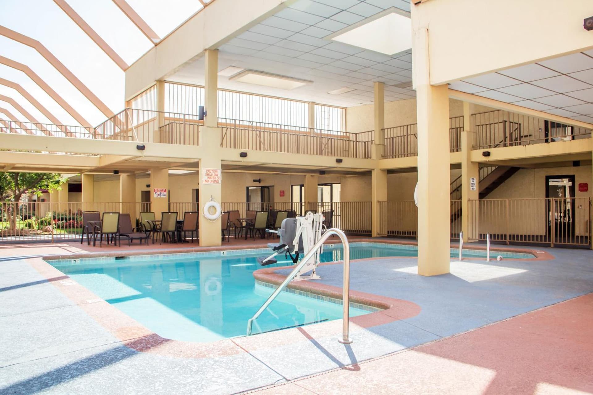 Econo Lodge Broken Arrow-Tulsa gallery photo in Broken Arrow, OK — image 11