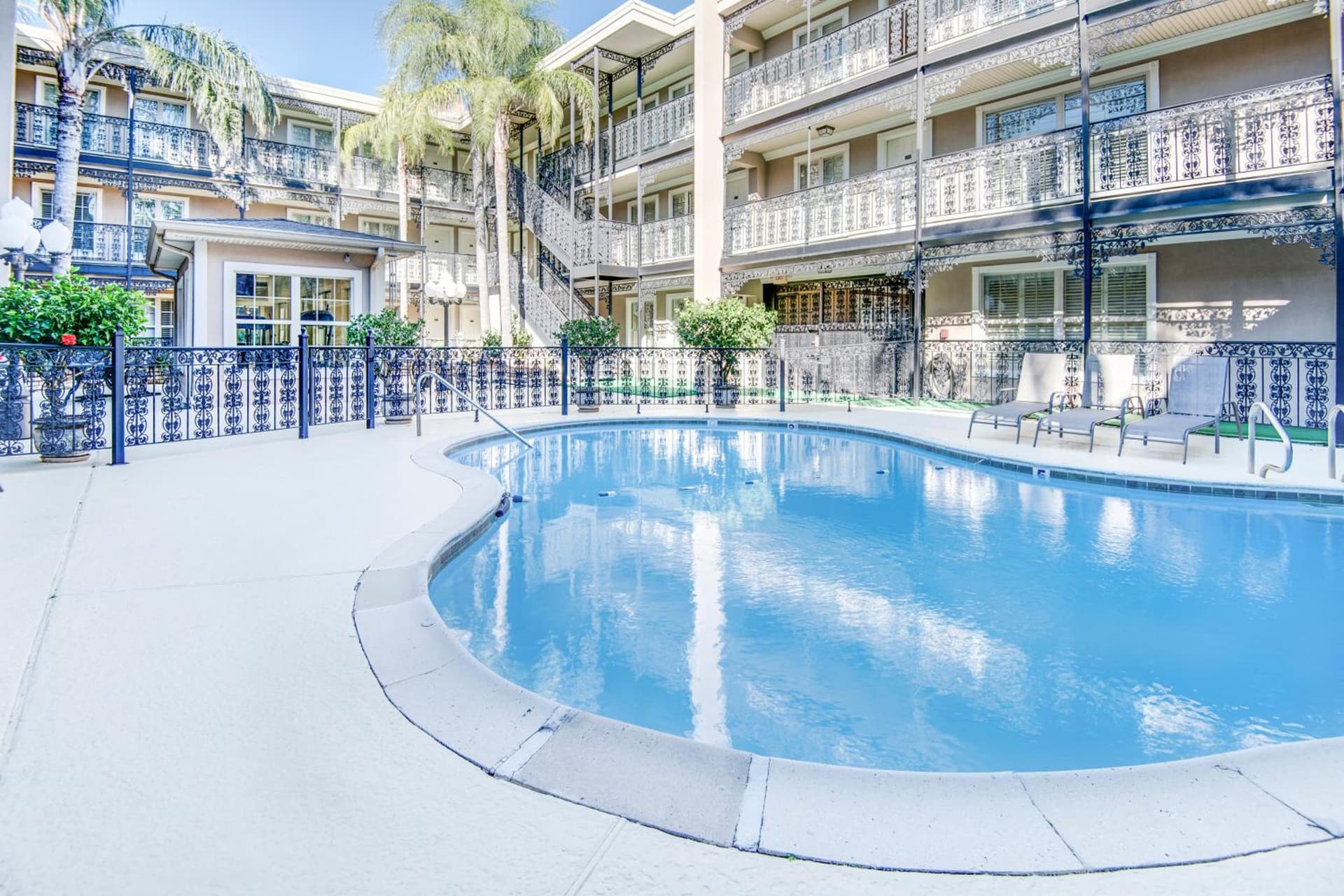 LA Plaza Apartments gallery photo in Metairie, LA — image 6
