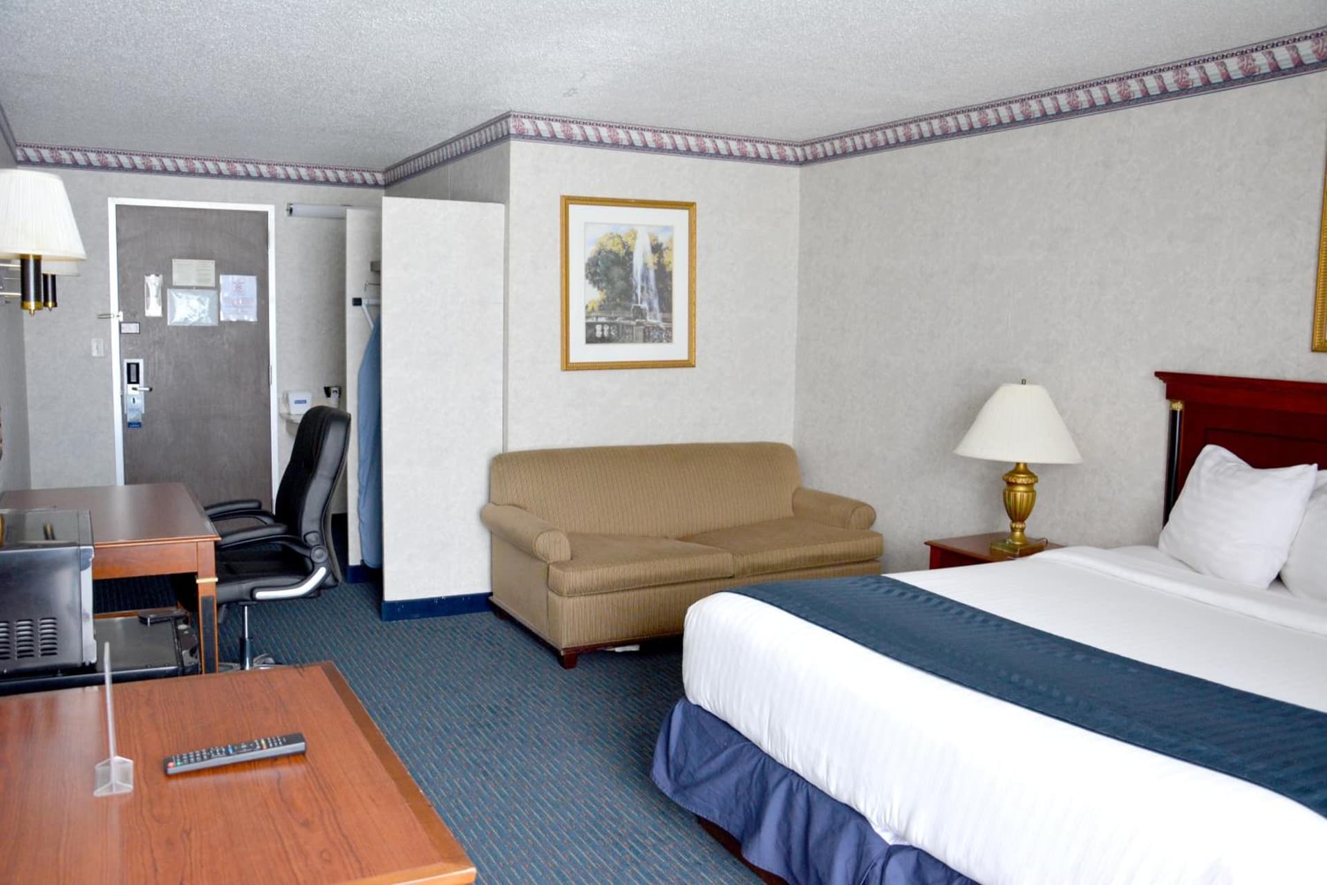 Travelodge by Wyndham Milwaukee gallery photo in Milwaukee, WI — image 33