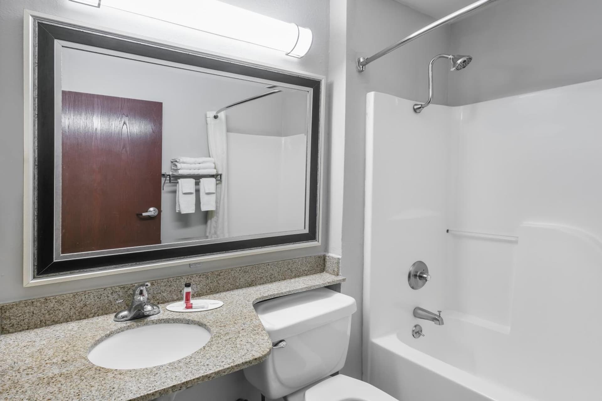Microtel Inn and Suites Lafayette gallery photo in Lafayette, LA — image 49