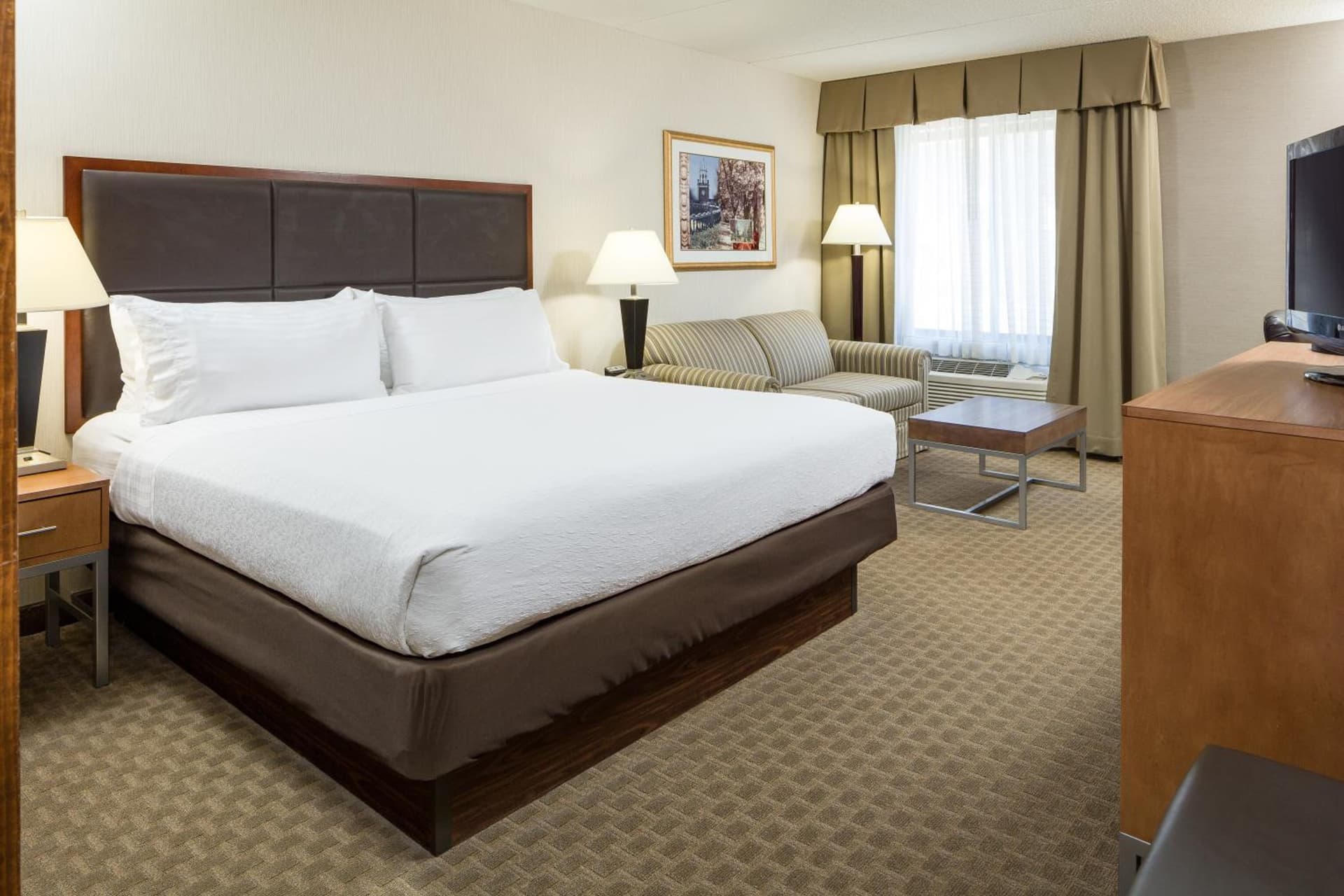 Holiday Inn Manchester Airport by IHG gallery photo in Manchester, NH — image 27
