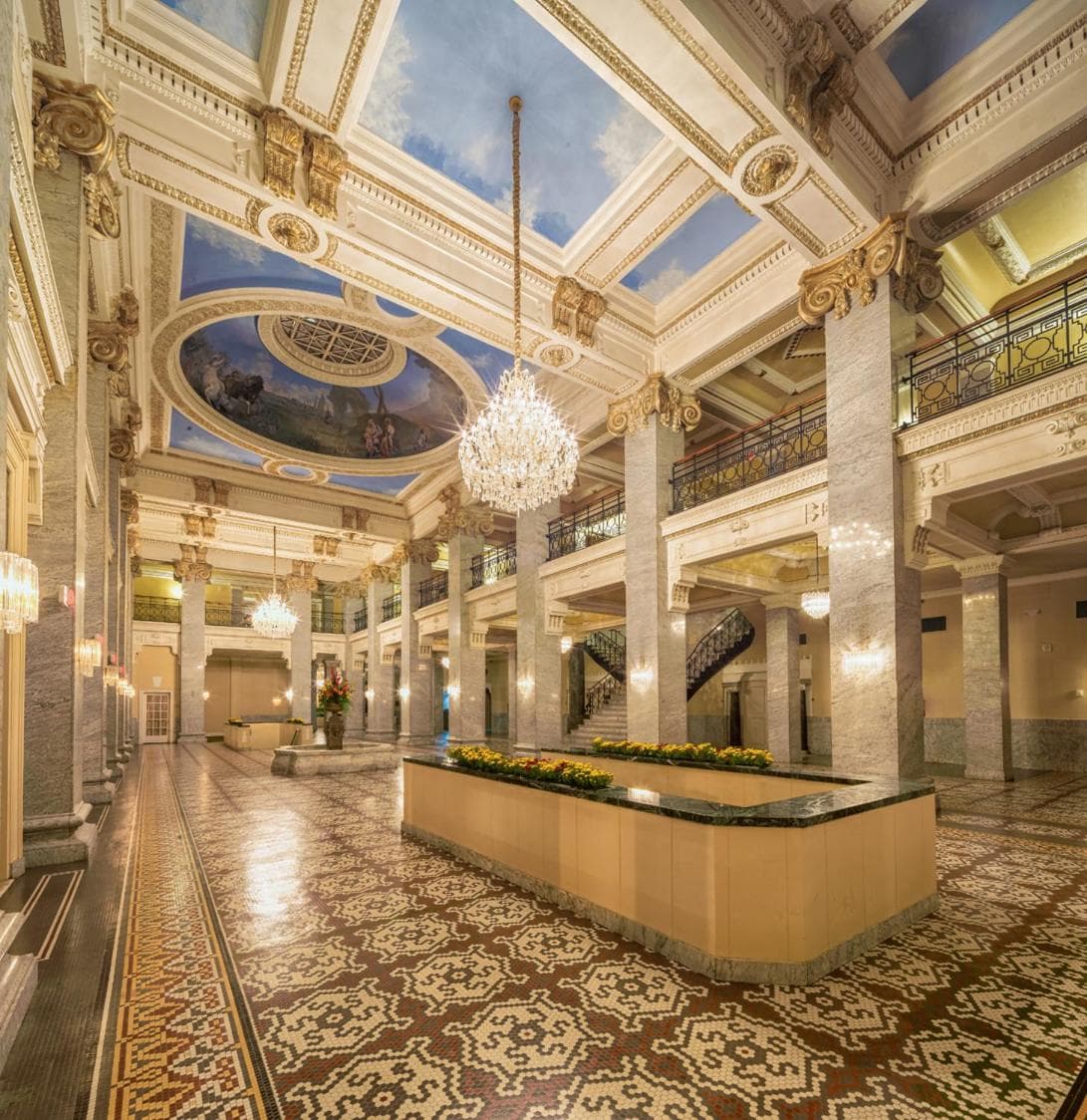 Hotel Bentley exterior or lobby in Alexandria, LA — main listing photo