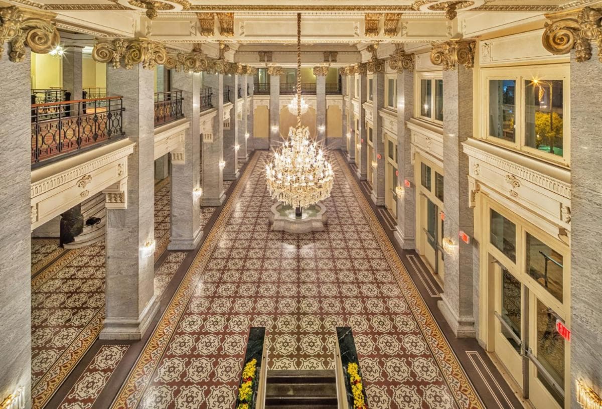 Hotel Bentley interior in Alexandria, LA — gallery photo 2