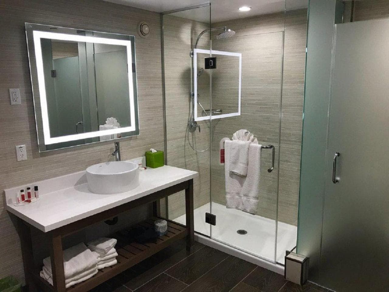 Wyndham Anaheim gallery photo in Anaheim, CA — image 46