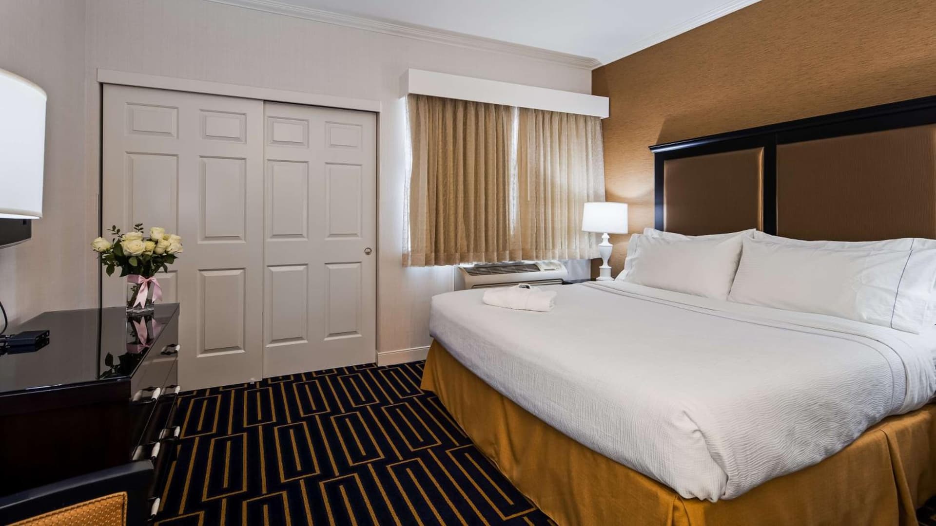 Best Western Plus Palm Court Hotel gallery photo in Davis, CA — image 20